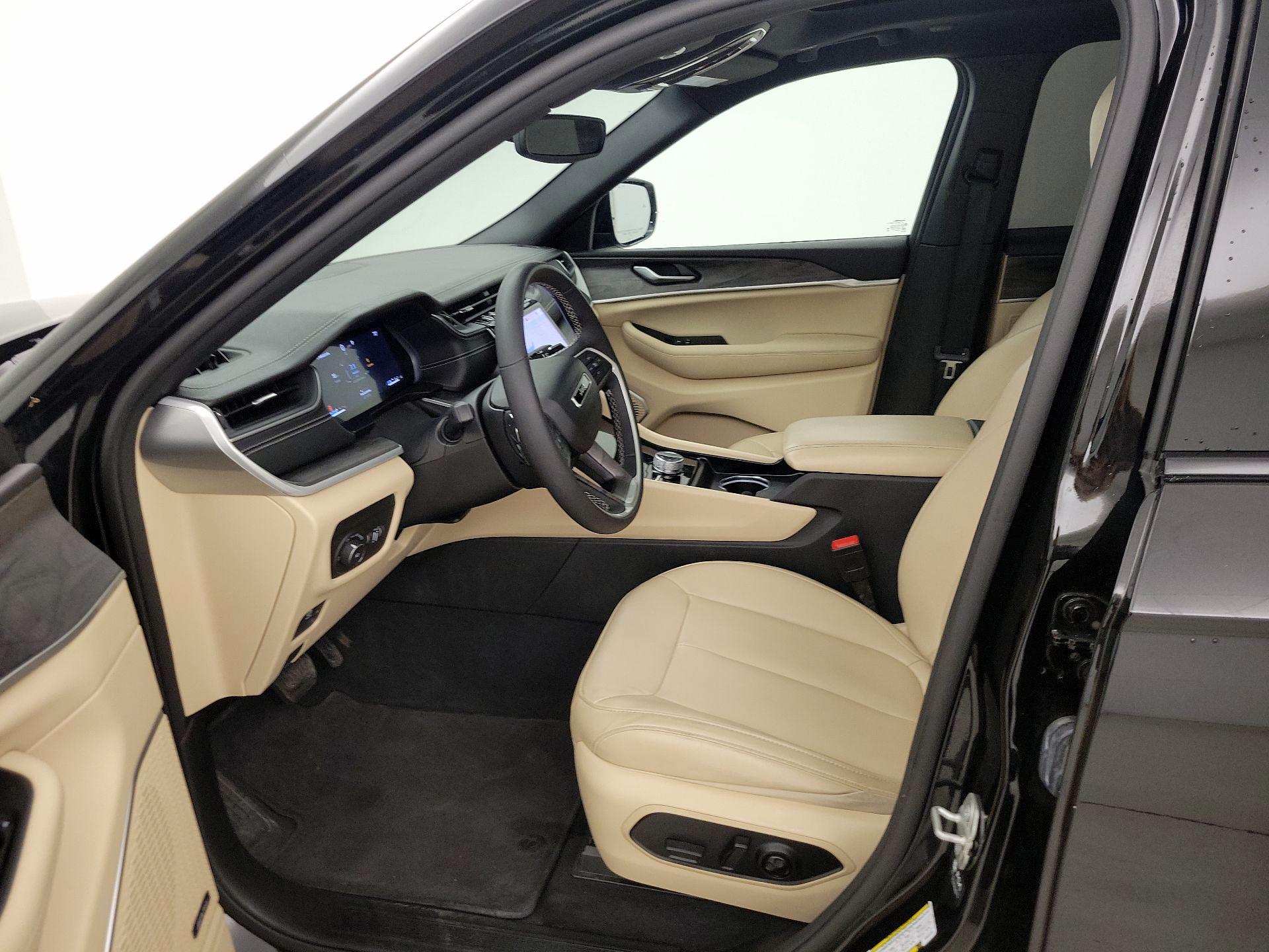 Thumbnail: 2024 Jeep Grand Cherokee - 11