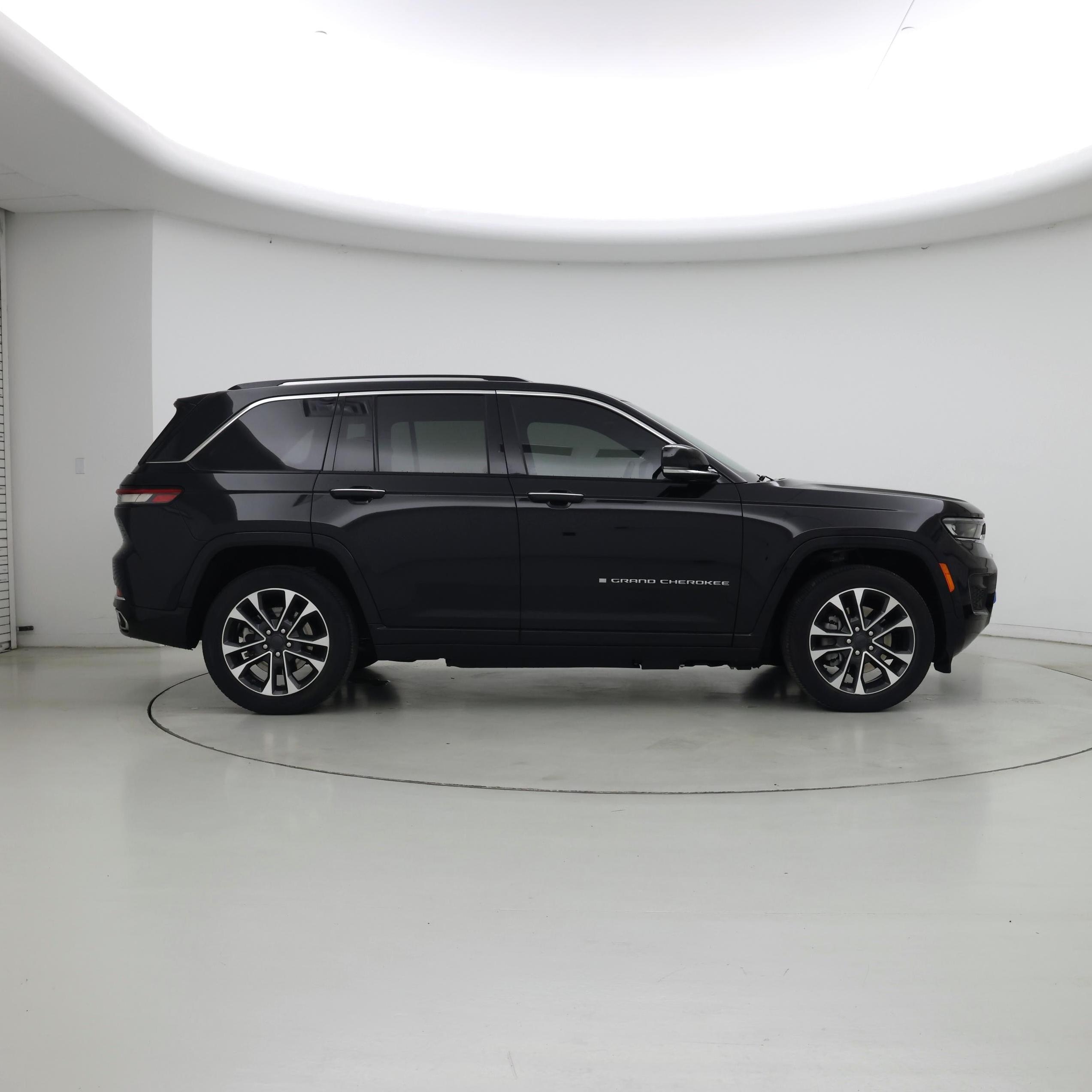 Thumbnail: 2023 Jeep Grand Cherokee - 7