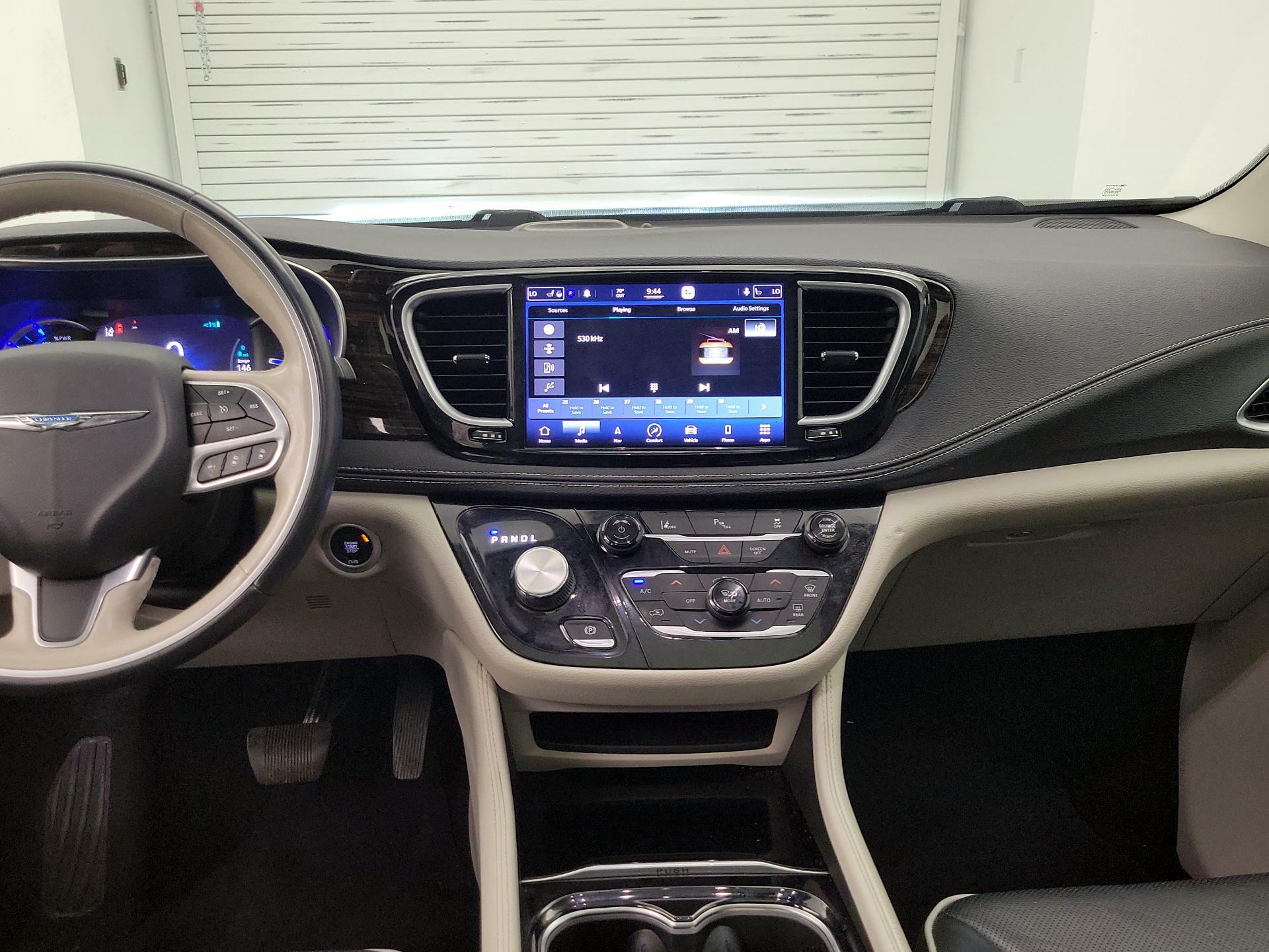Thumbnail: 2021 Chrysler Pacifica - 9