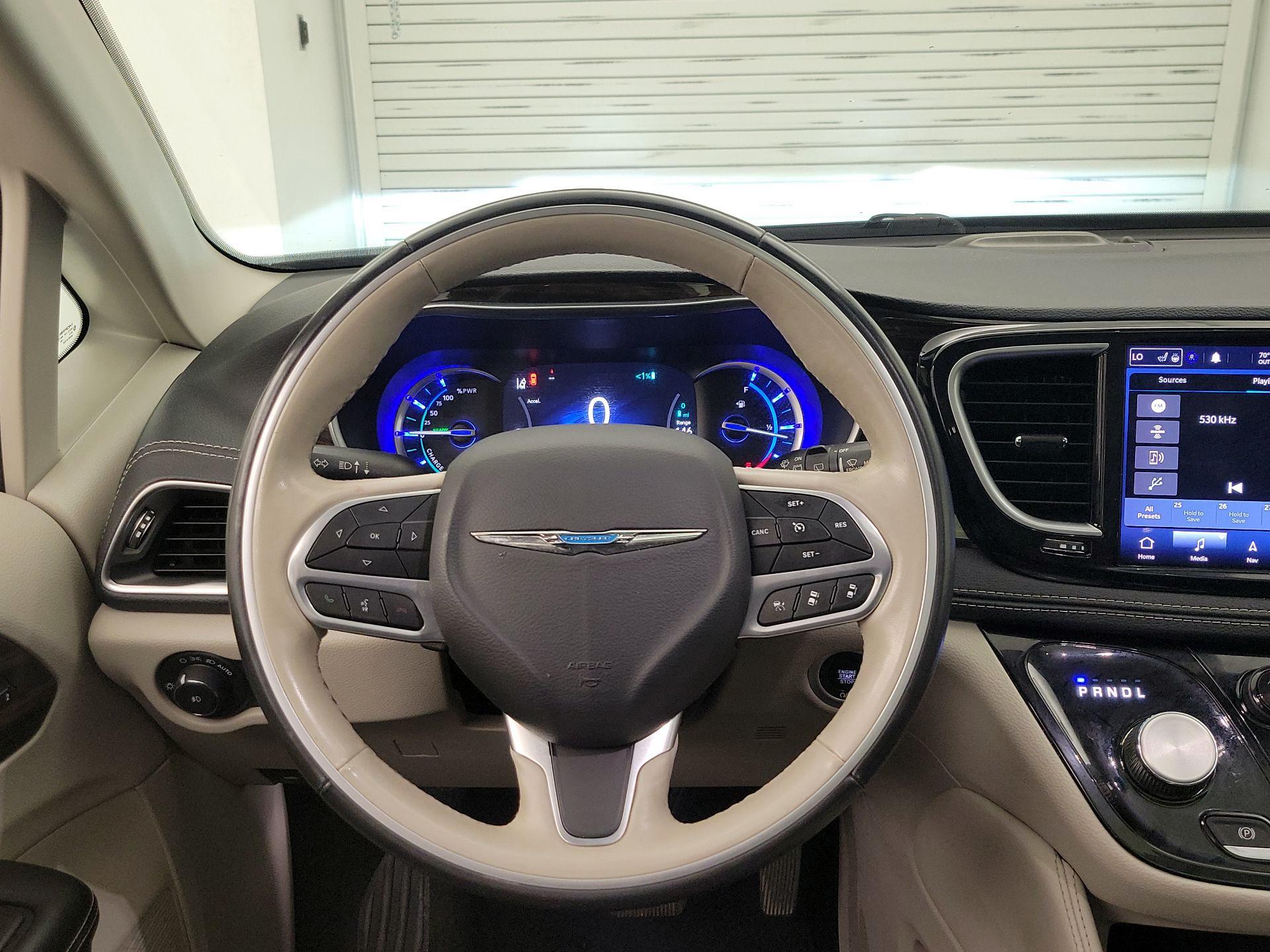 Thumbnail: 2021 Chrysler Pacifica - 10