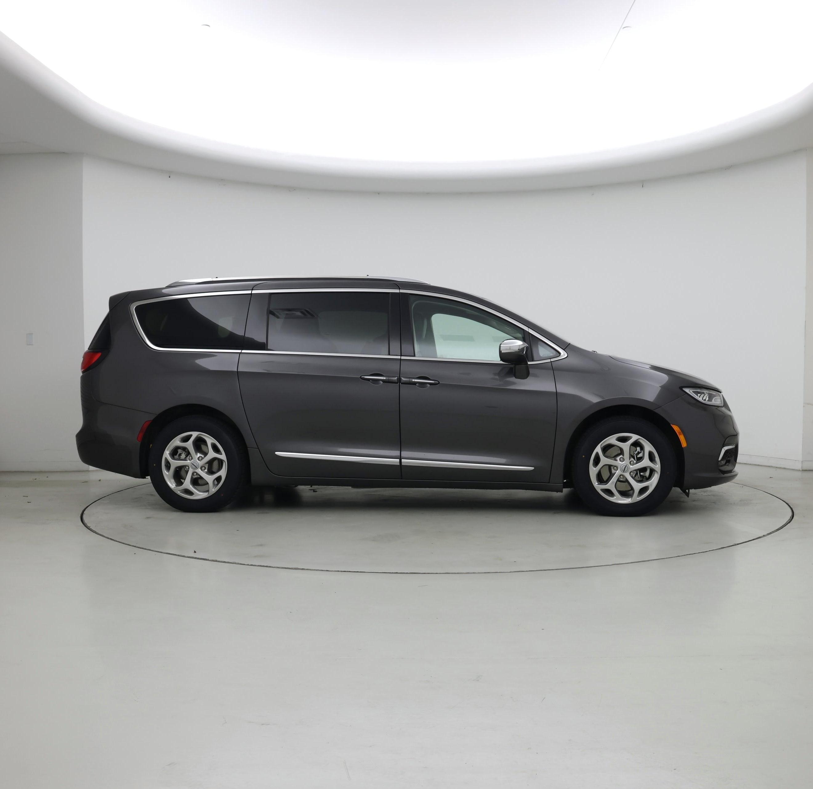 Thumbnail: 2021 Chrysler Pacifica - 7