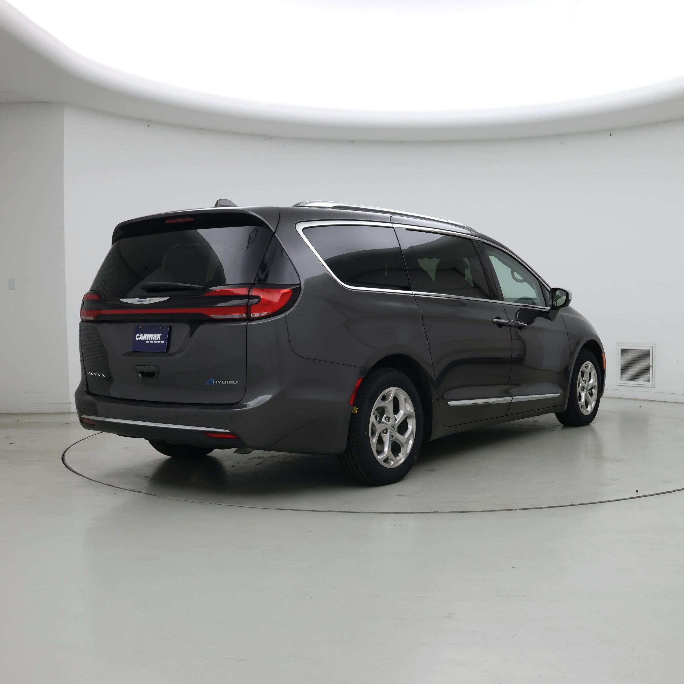 Thumbnail: 2021 Chrysler Pacifica - 8