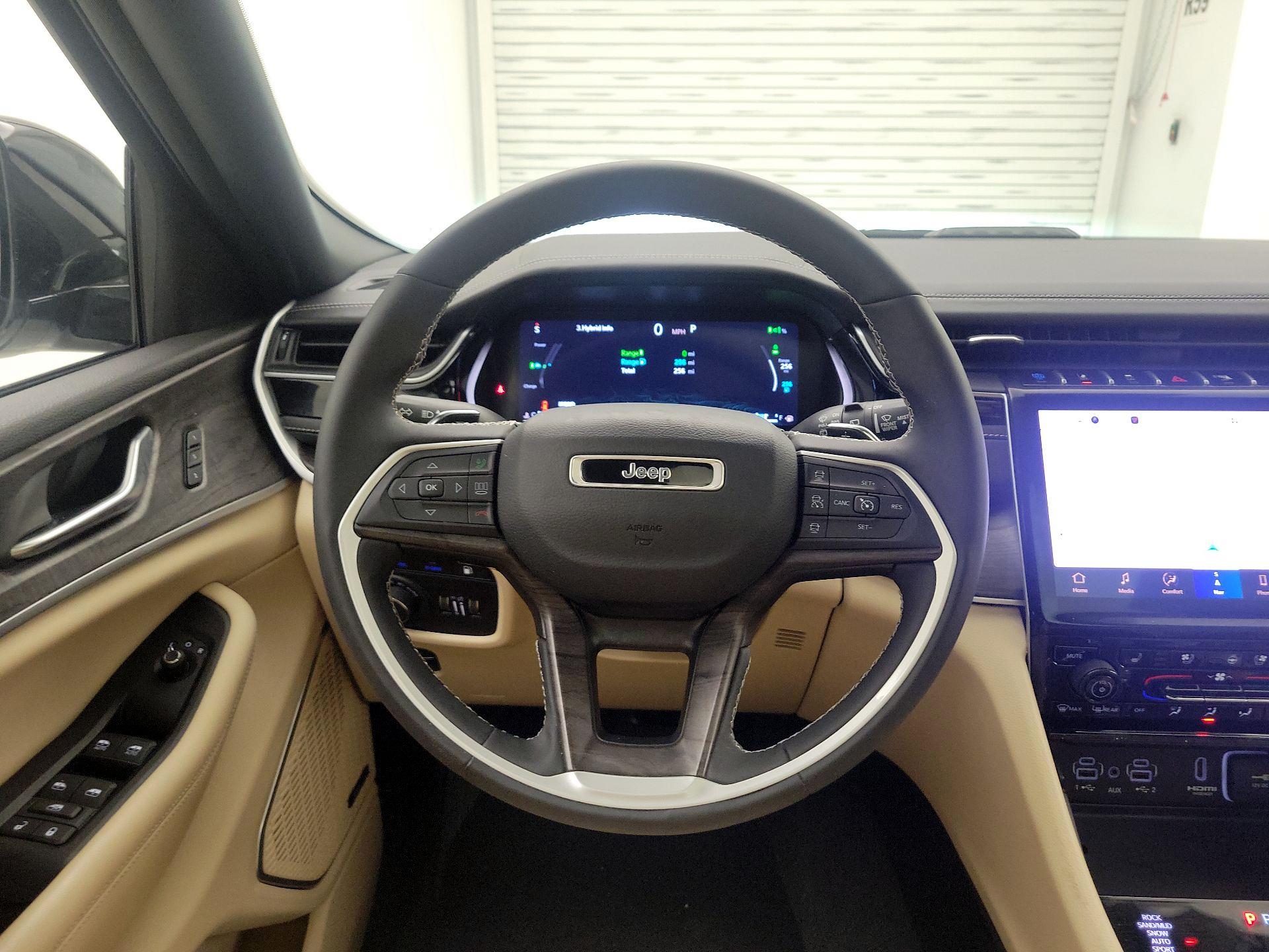 Thumbnail: 2022 Jeep Grand Cherokee - 10