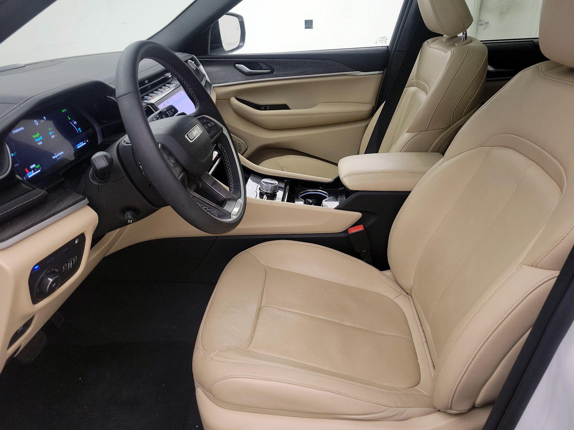 Thumbnail: 2022 Jeep Grand Cherokee - 11
