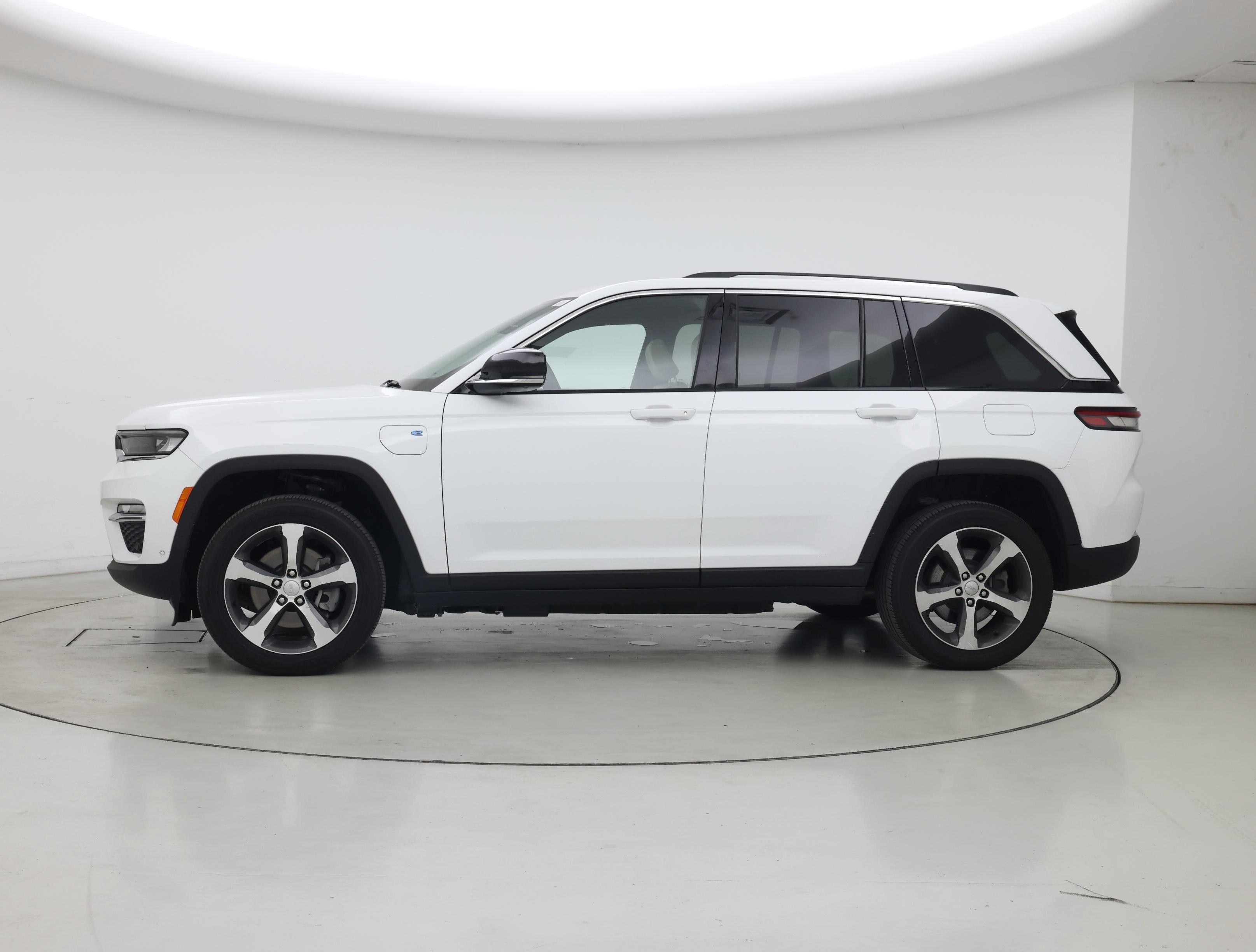 Thumbnail: 2022 Jeep Grand Cherokee - 3