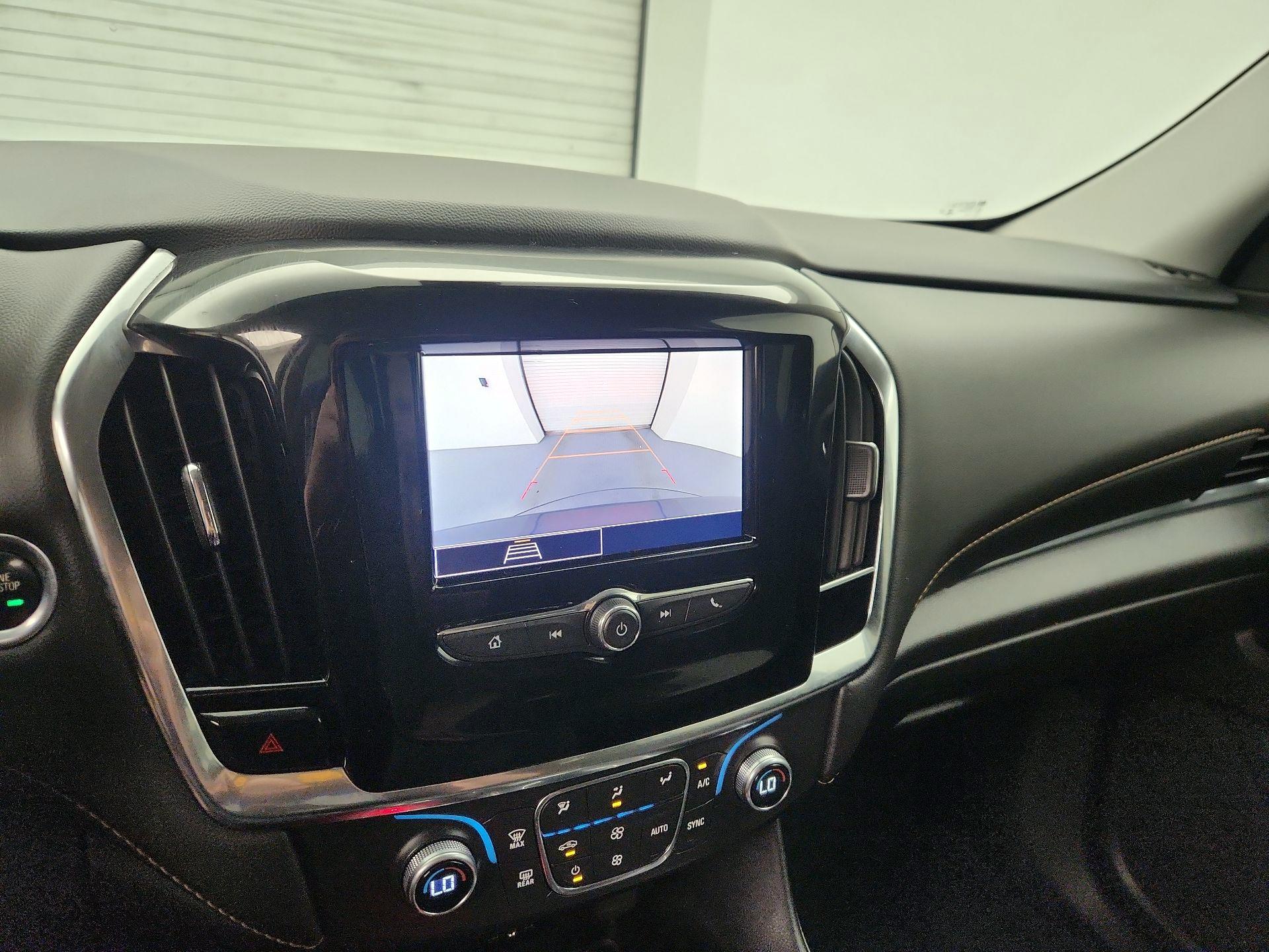 Thumbnail: 2021 Chevrolet Traverse - 14