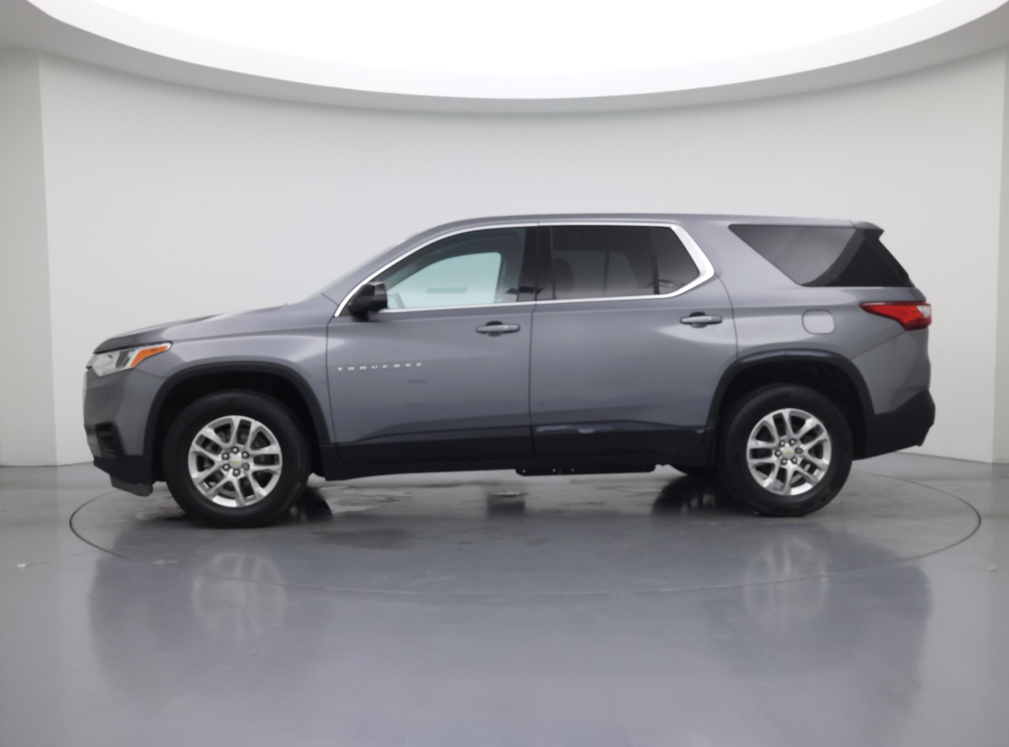 Thumbnail: 2021 Chevrolet Traverse - 3
