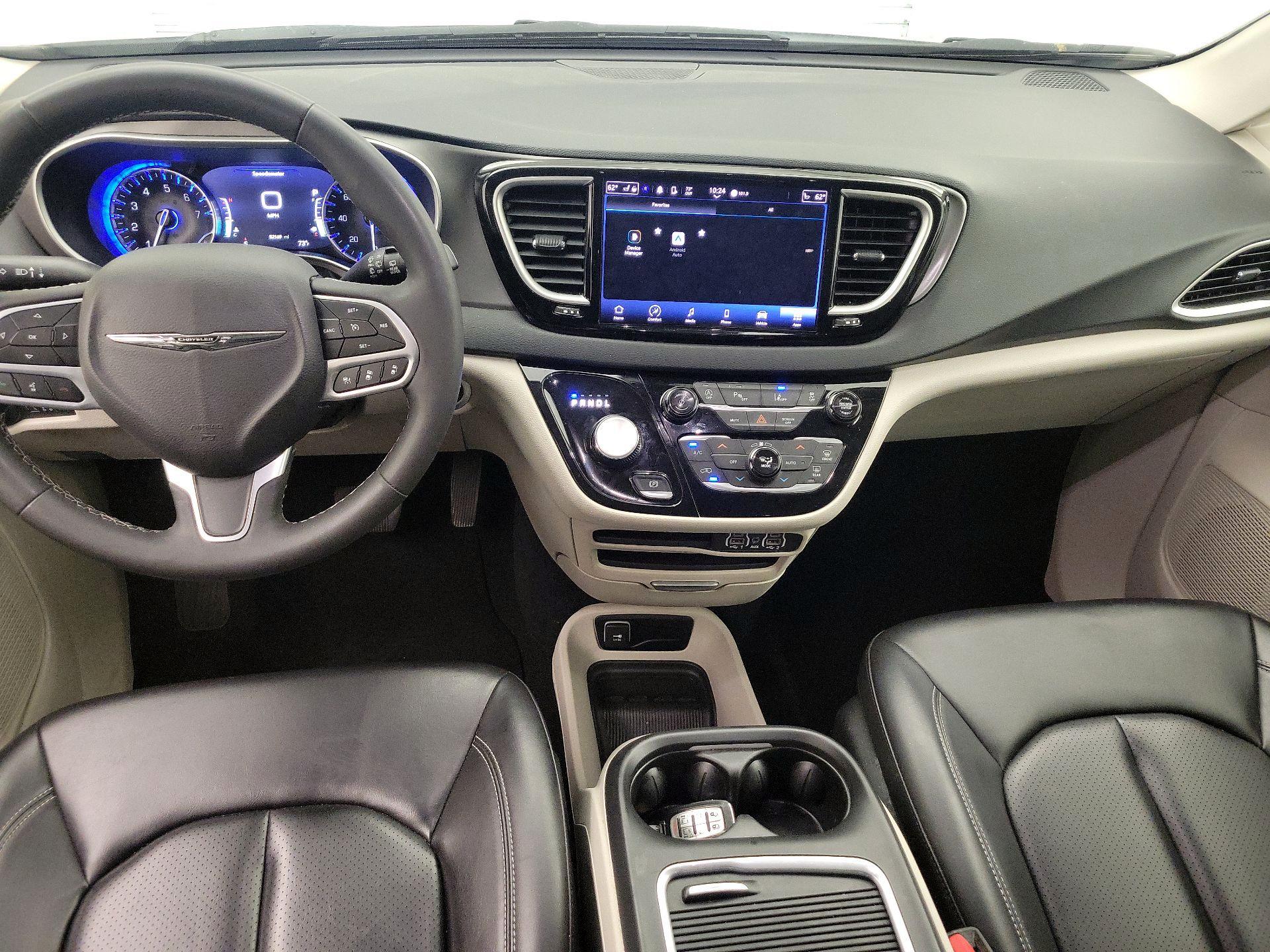 Thumbnail: 2023 Chrysler Pacifica - 9