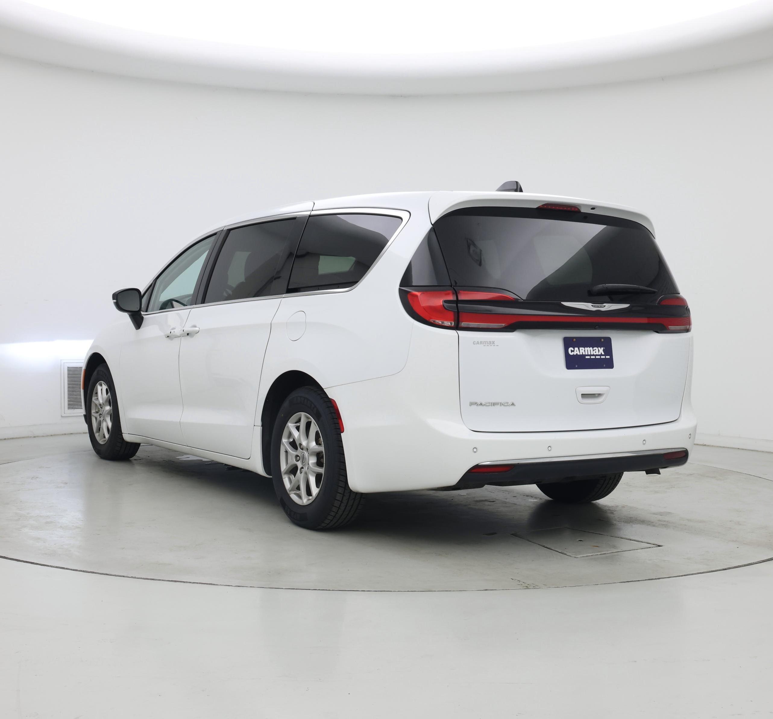 Thumbnail: 2023 Chrysler Pacifica - 2