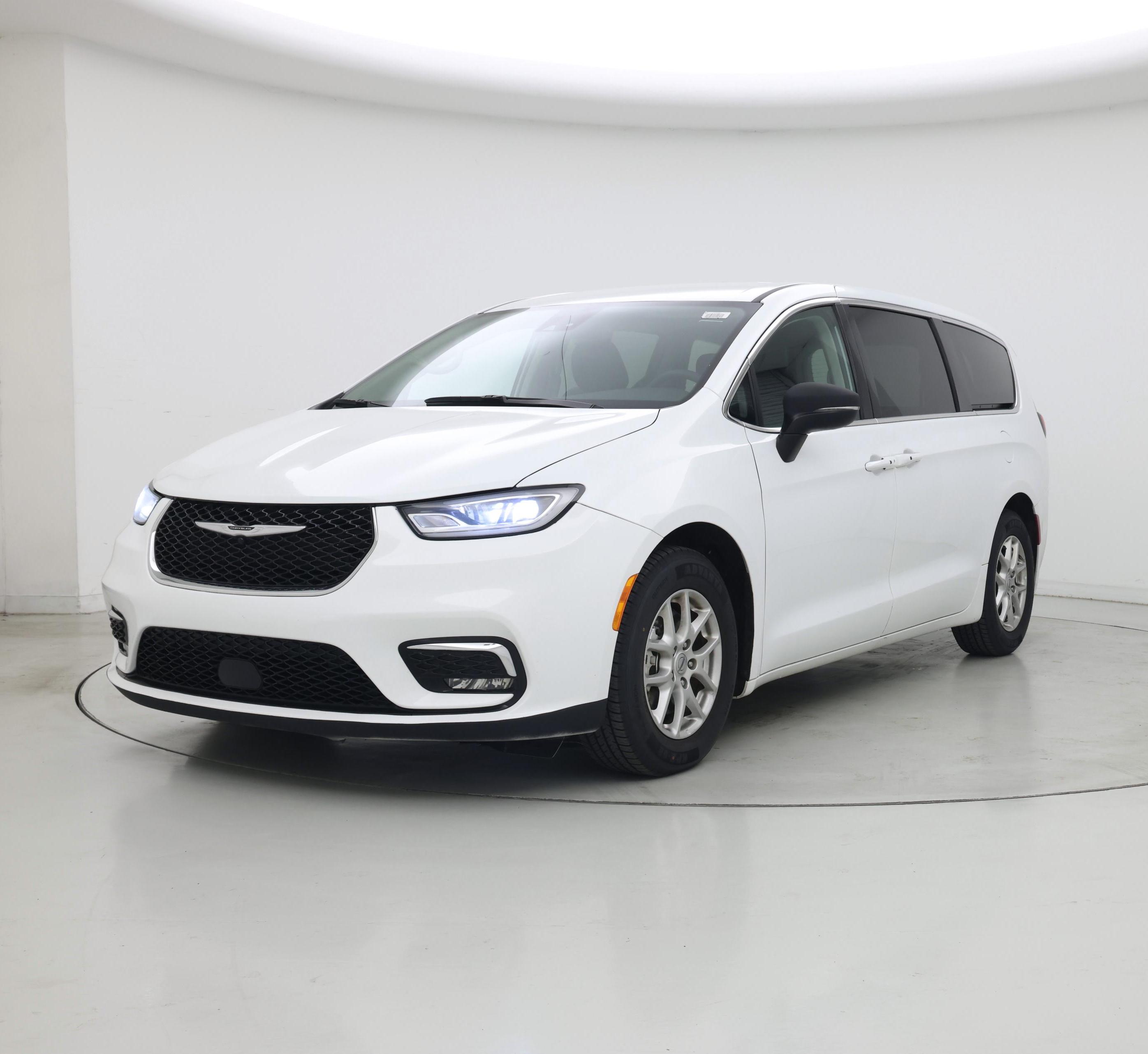 Thumbnail: 2023 Chrysler Pacifica - 4