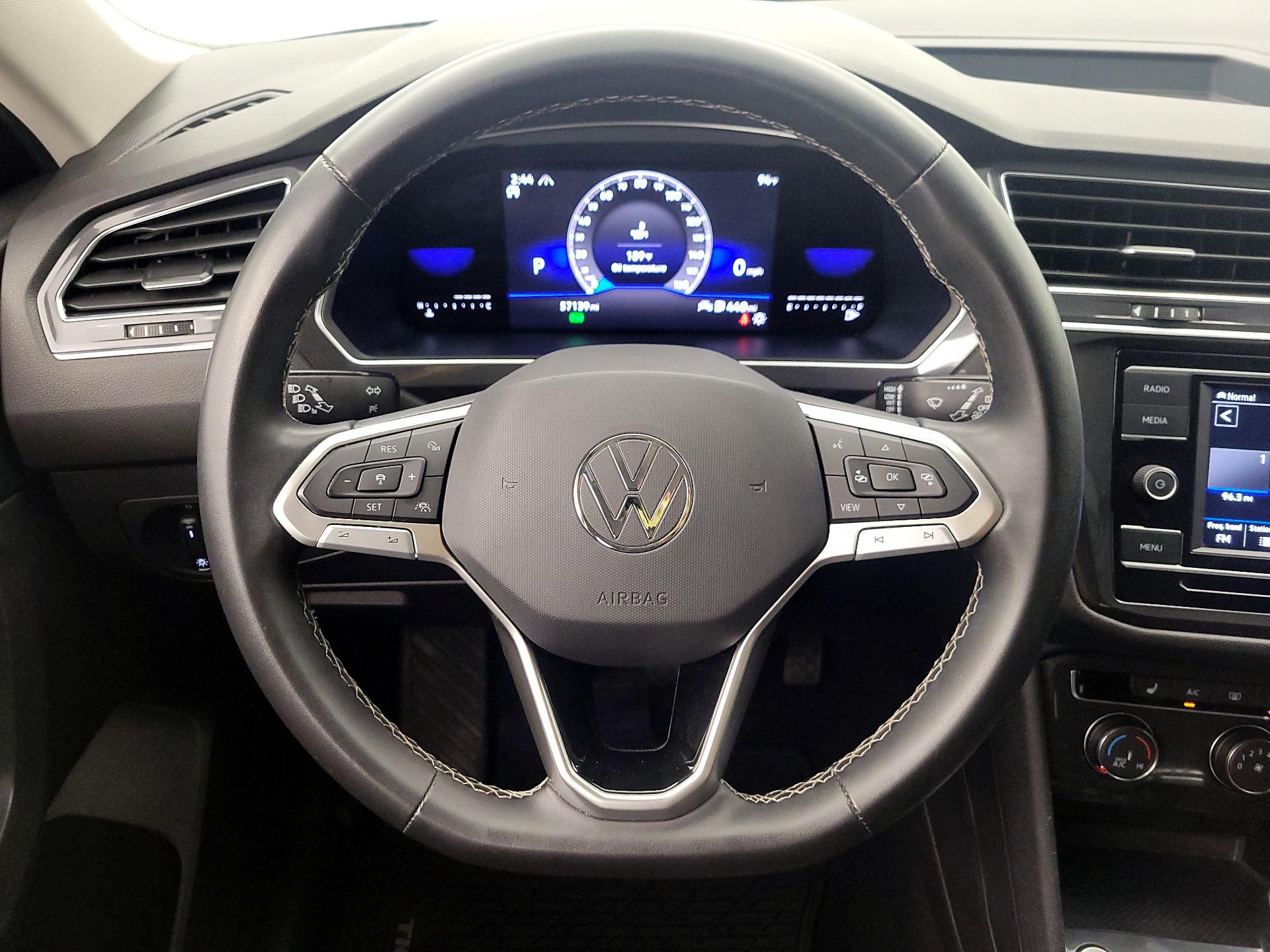 Thumbnail: 2022 Volkswagen Tiguan - 10