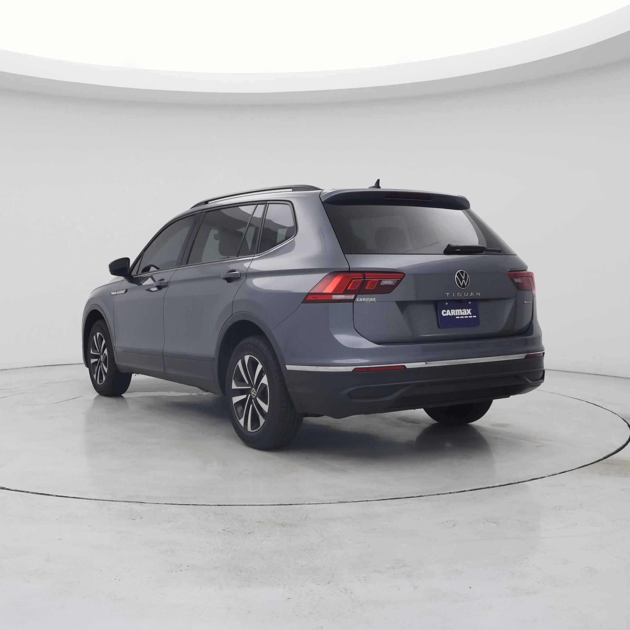 Thumbnail: 2022 Volkswagen Tiguan - 2