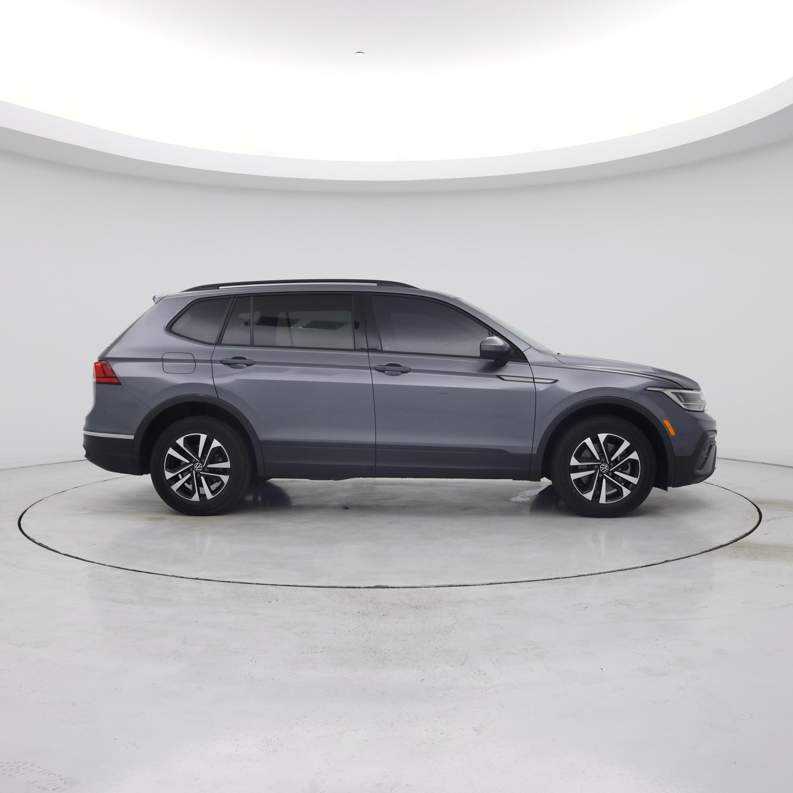 Thumbnail: 2022 Volkswagen Tiguan - 7