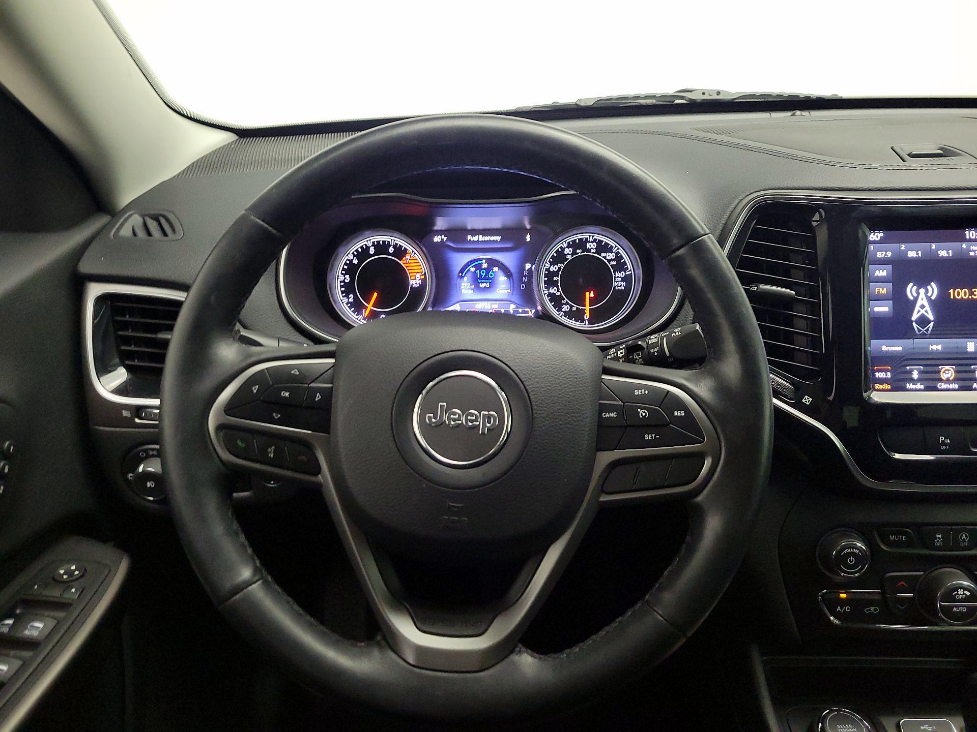 Thumbnail: 2019 Jeep Cherokee - 10