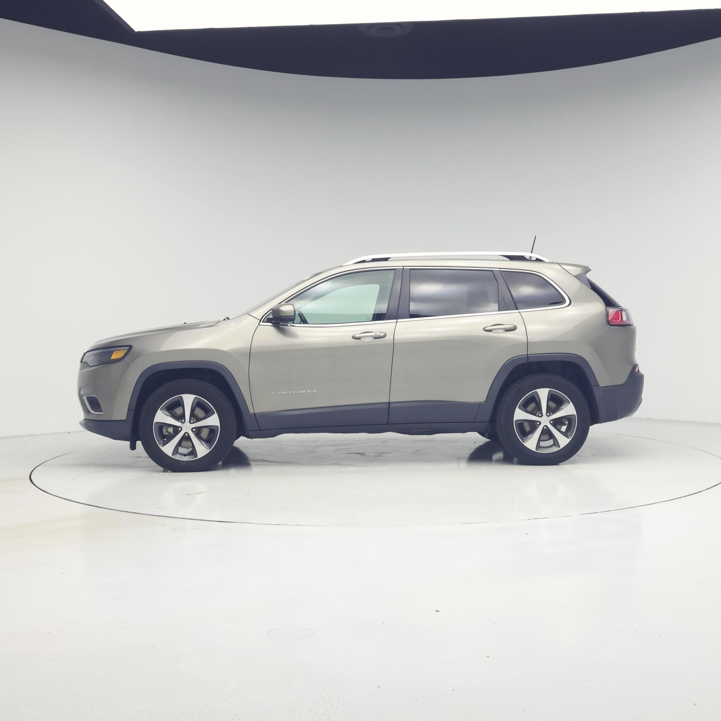 Thumbnail: 2019 Jeep Cherokee - 3