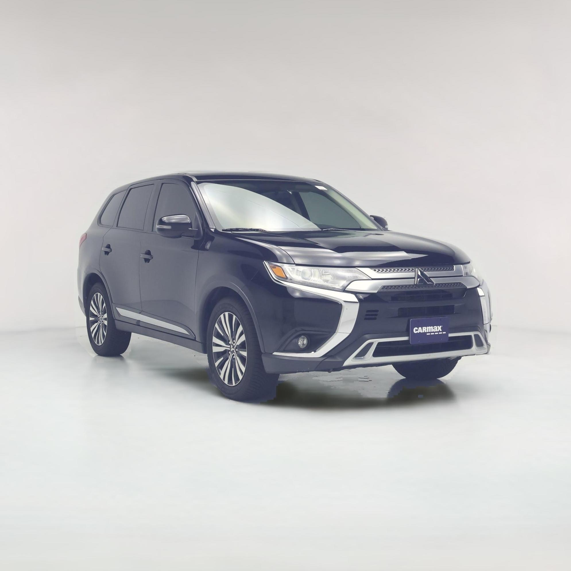 Thumbnail: 2019 Mitsubishi Outlander - 1