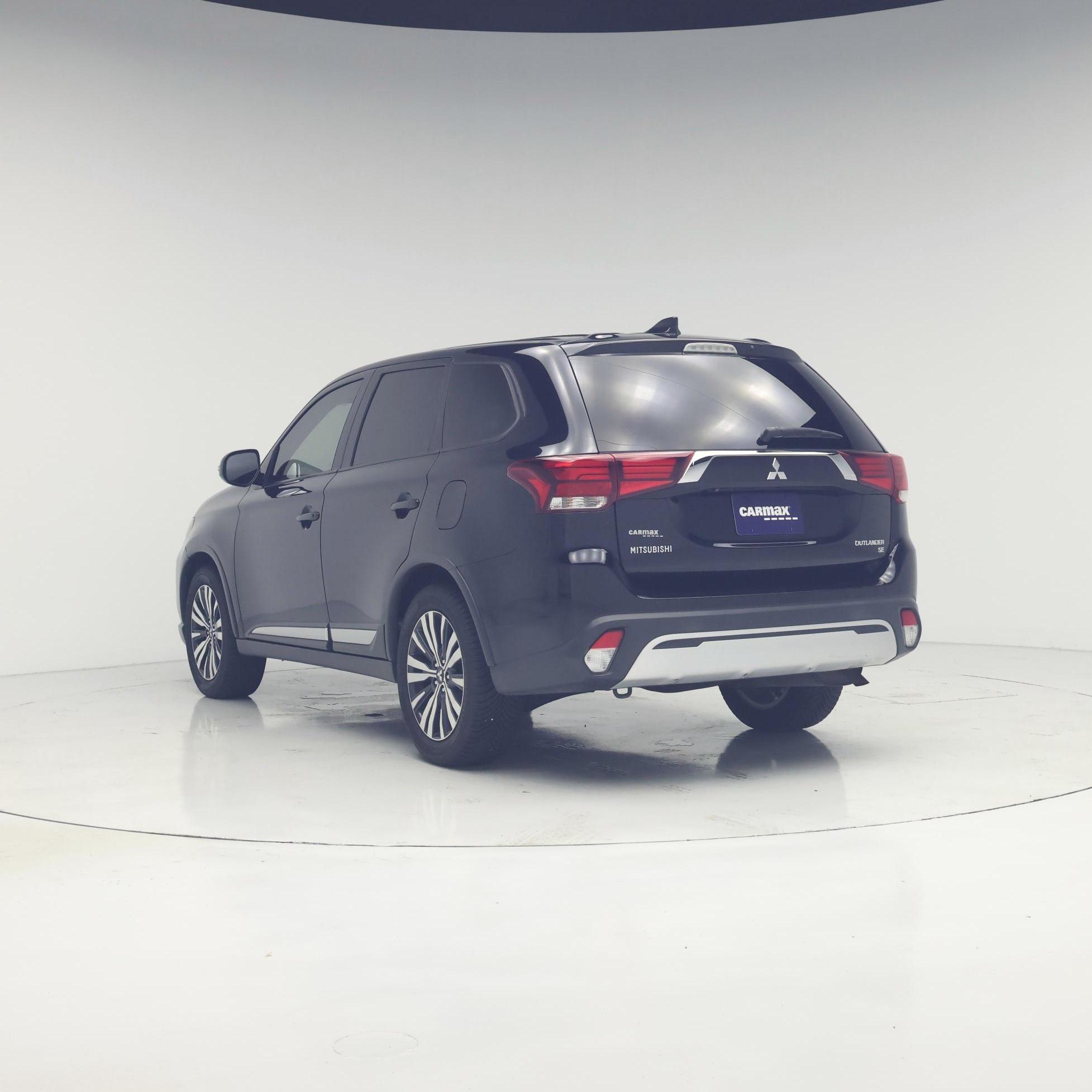 Thumbnail: 2019 Mitsubishi Outlander - 2