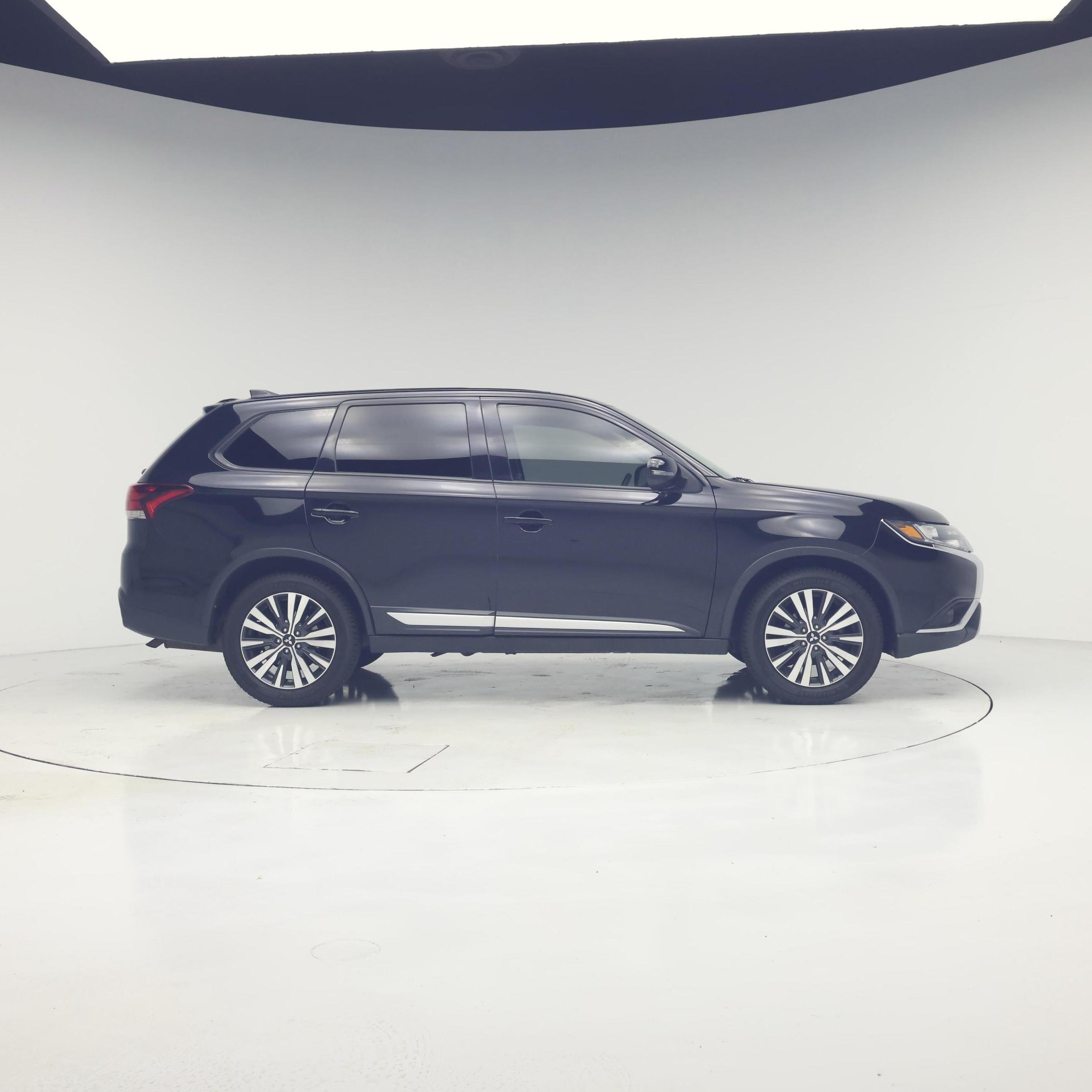 Thumbnail: 2019 Mitsubishi Outlander - 7