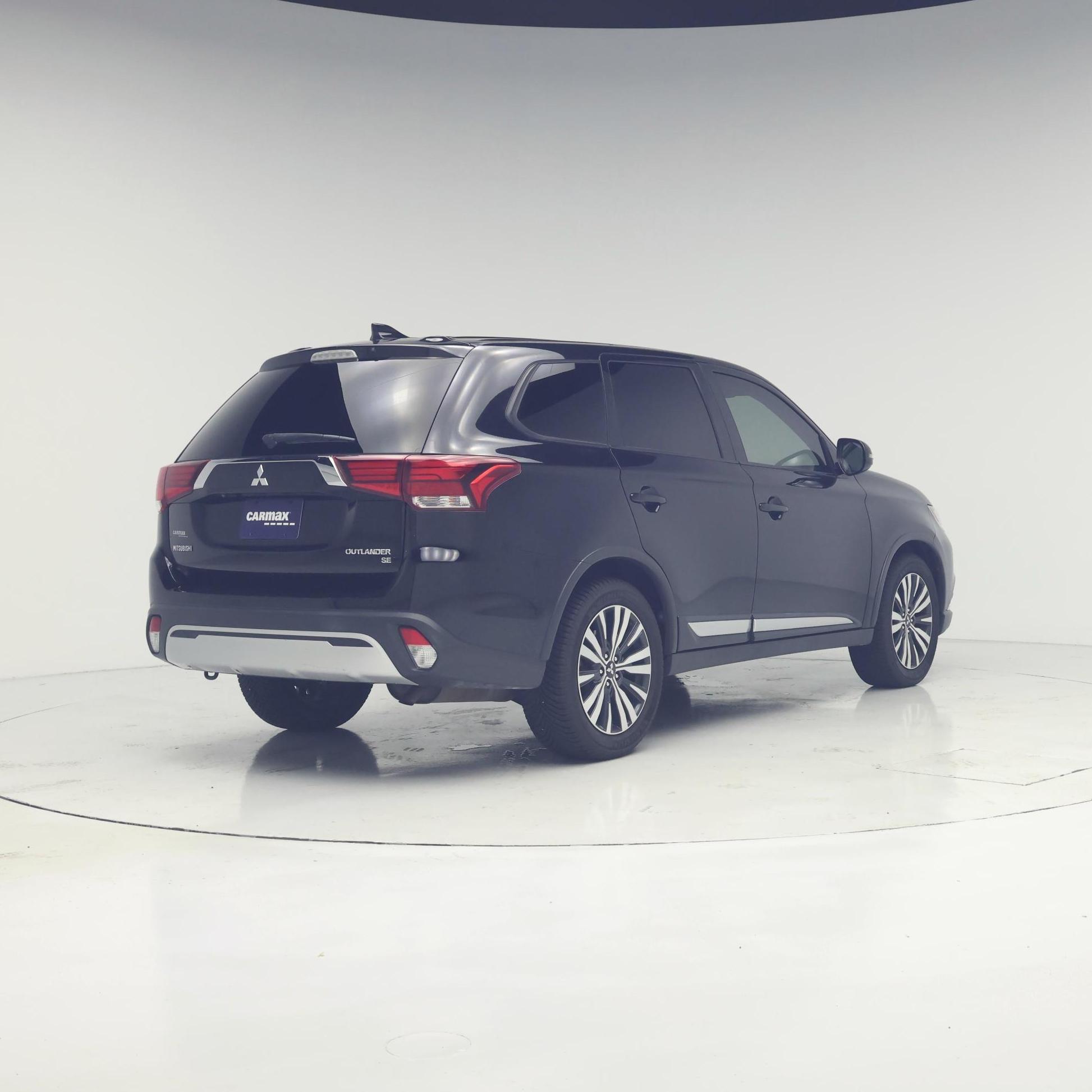 Thumbnail: 2019 Mitsubishi Outlander - 8
