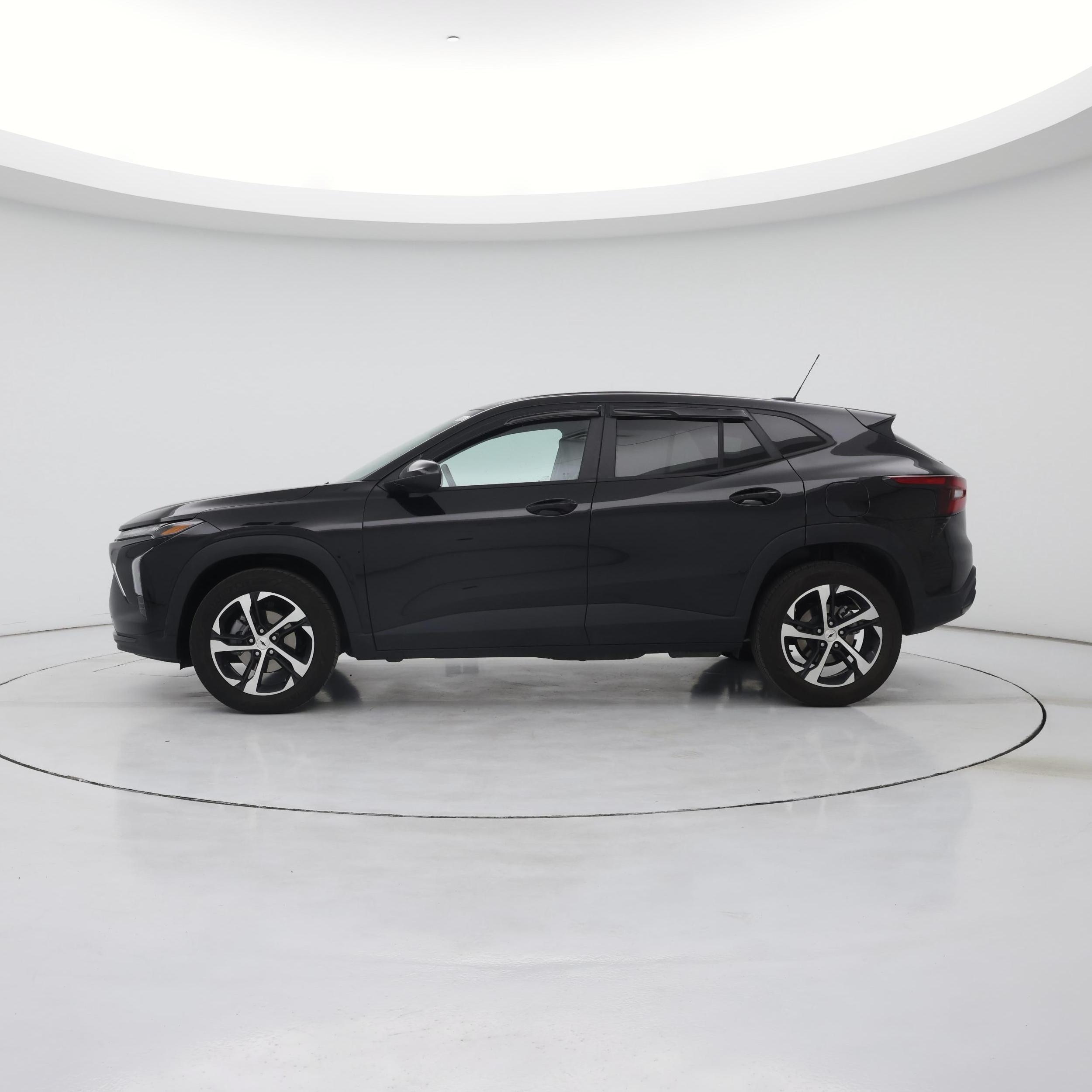 Thumbnail: 2024 Chevrolet Trax - 3