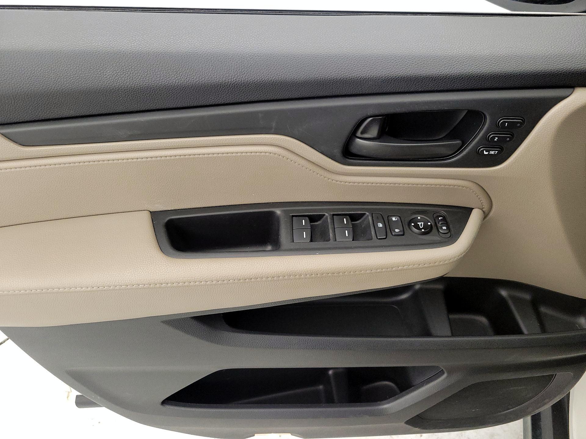 Thumbnail: 2018 Honda Odyssey - 12