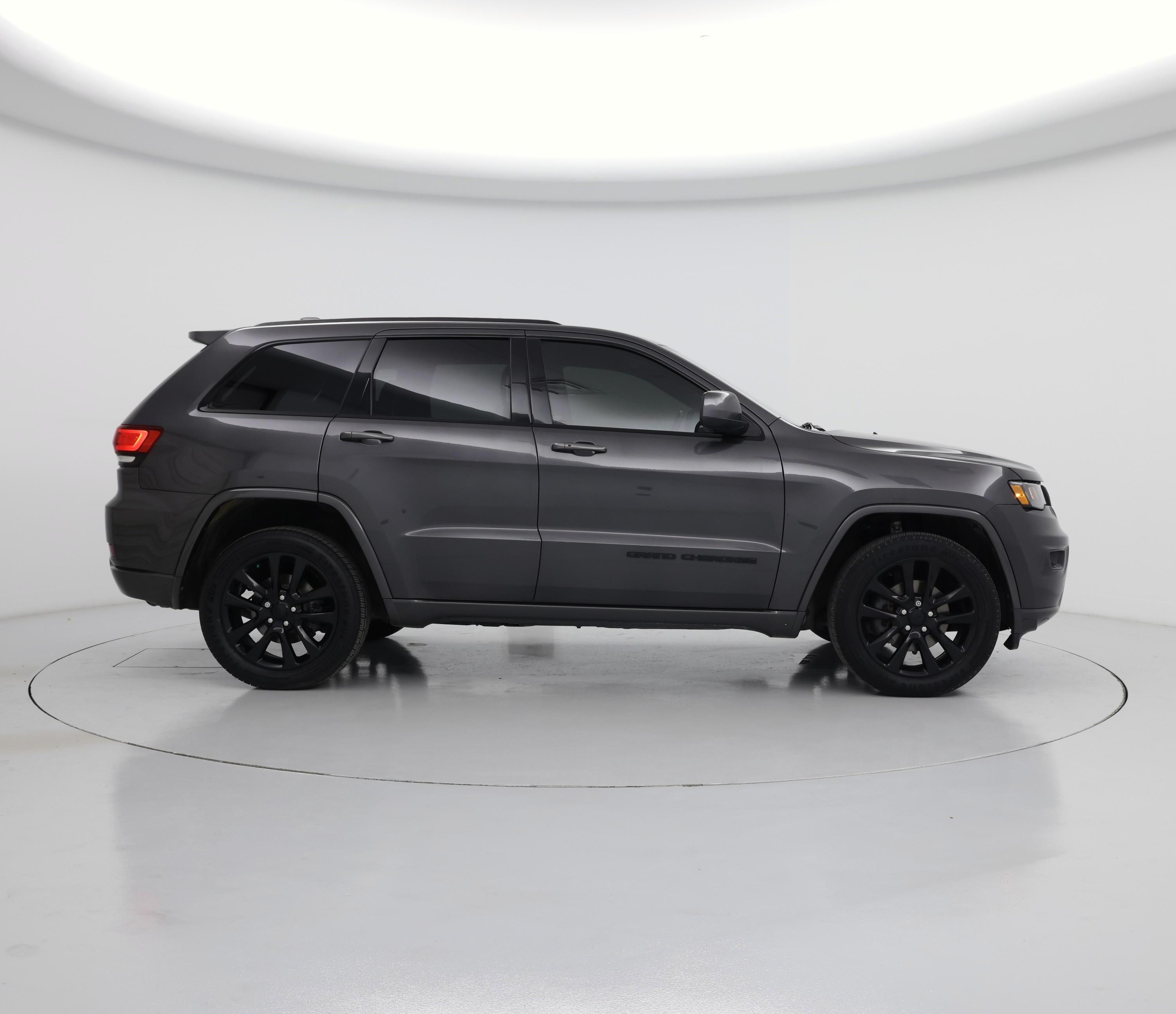 Thumbnail: 2018 Jeep Grand Cherokee - 7