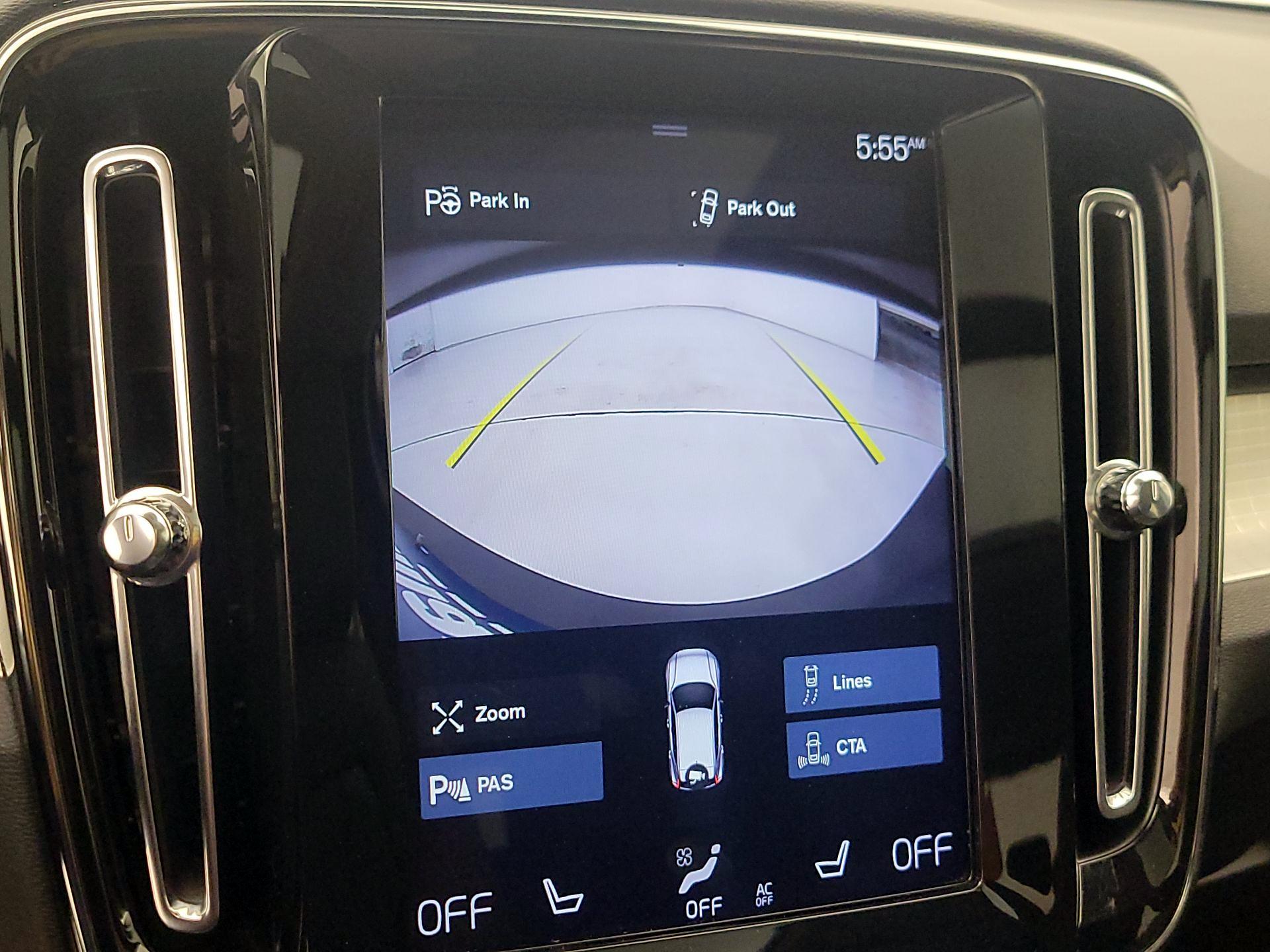 Thumbnail: 2019 Volvo XC40 - 14