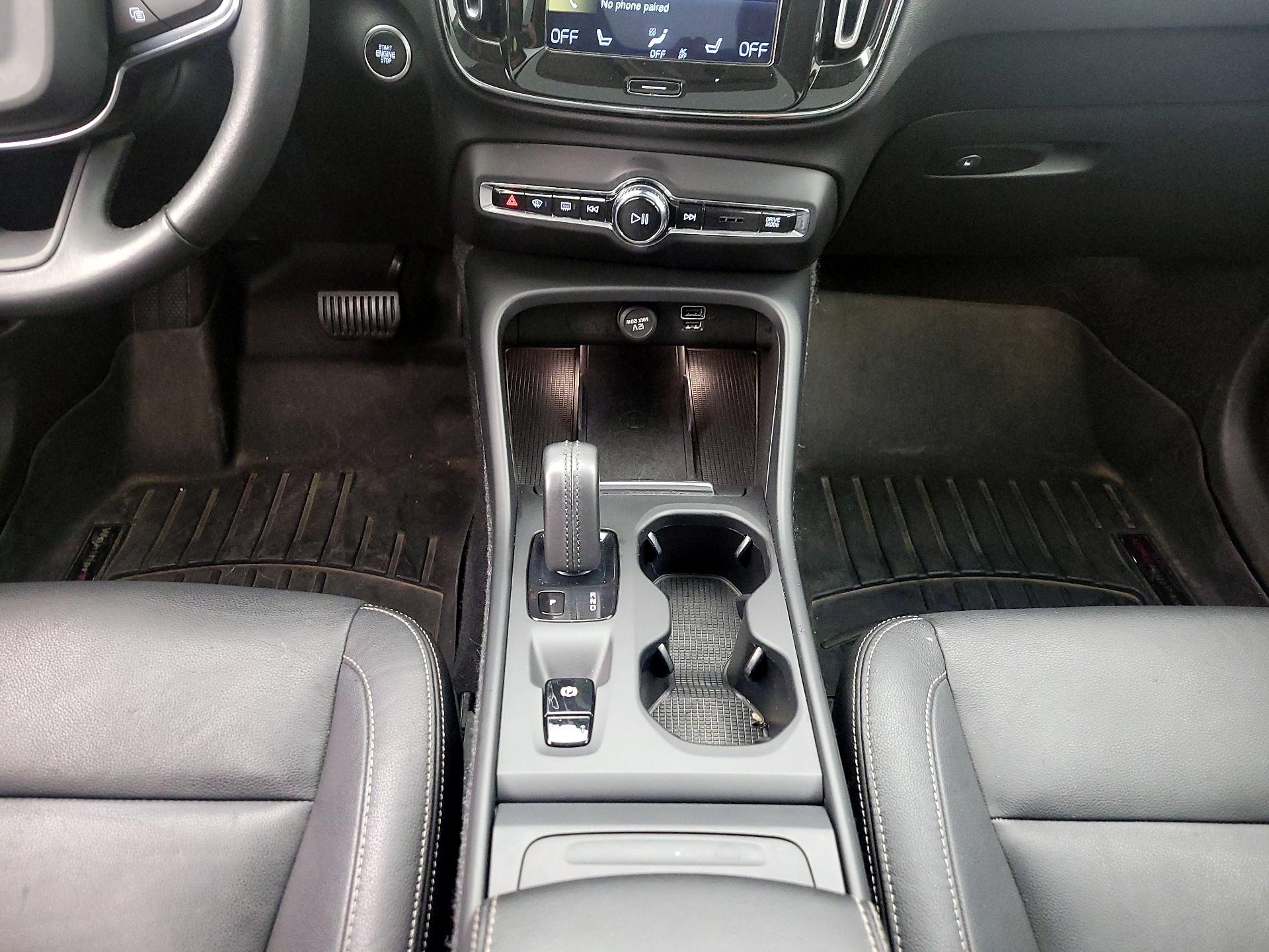 Thumbnail: 2019 Volvo XC40 - 17