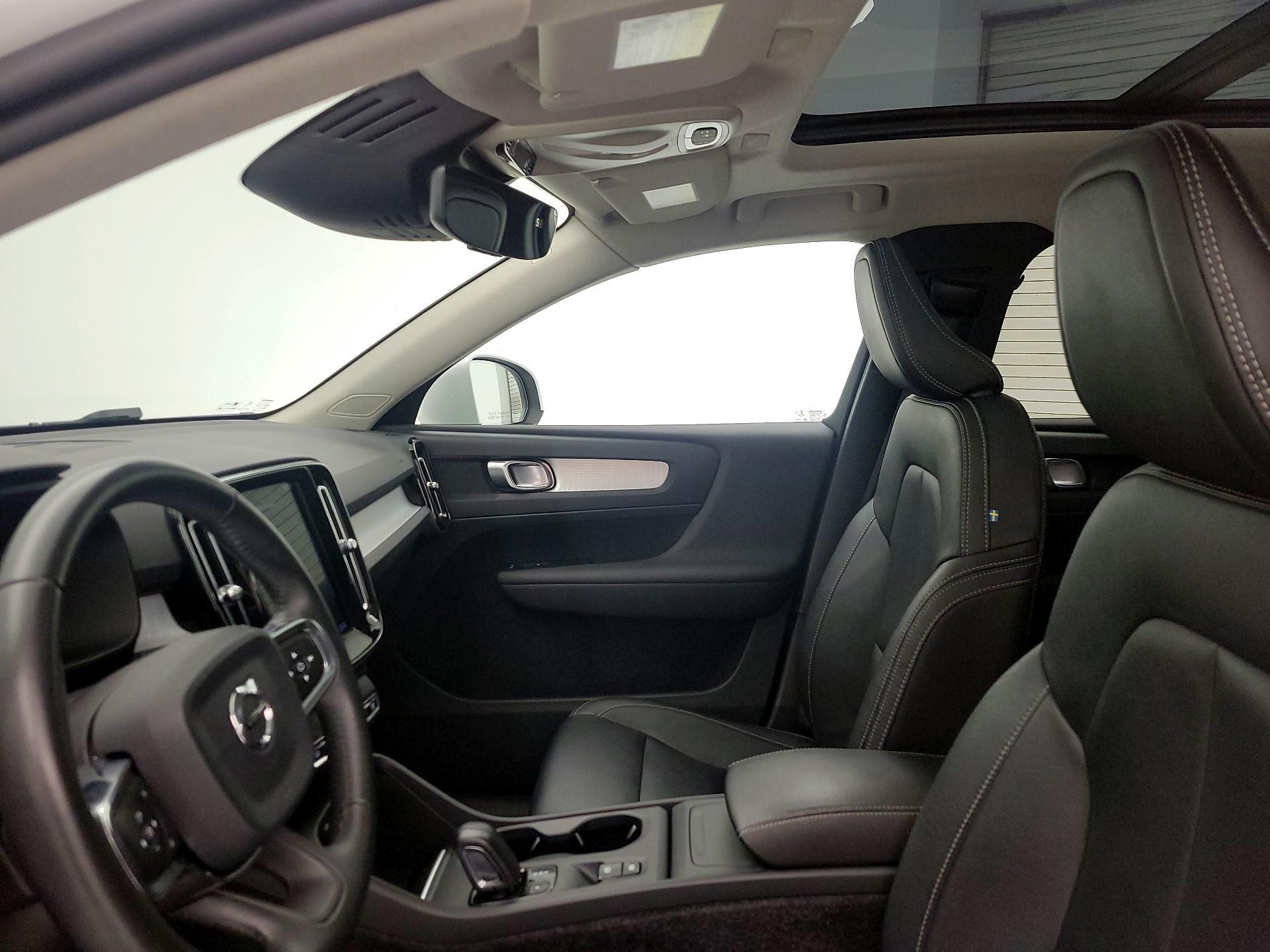 Thumbnail: 2019 Volvo XC40 - 19