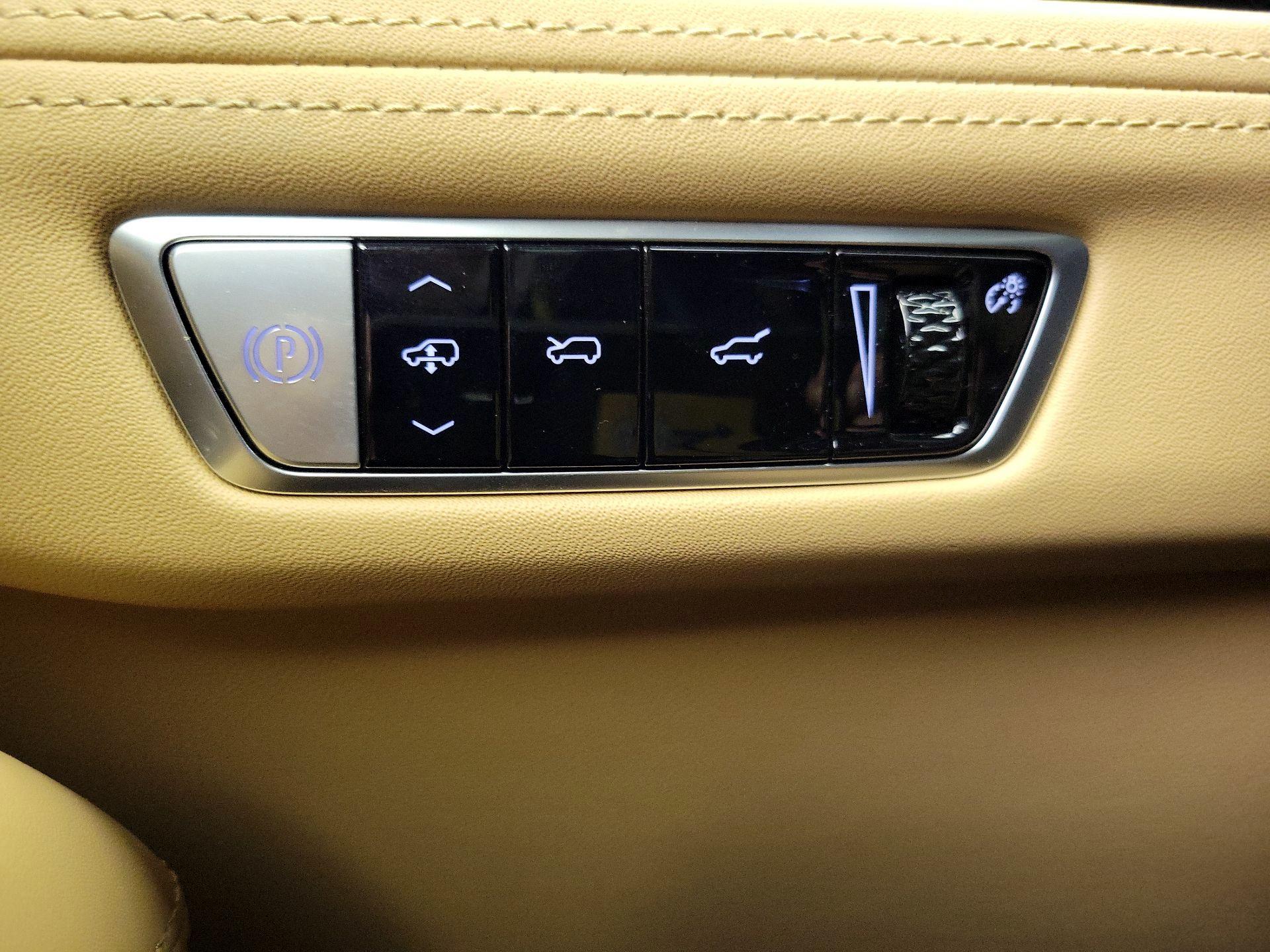 Thumbnail: 2026 Cadillac Escalade IQL - 13