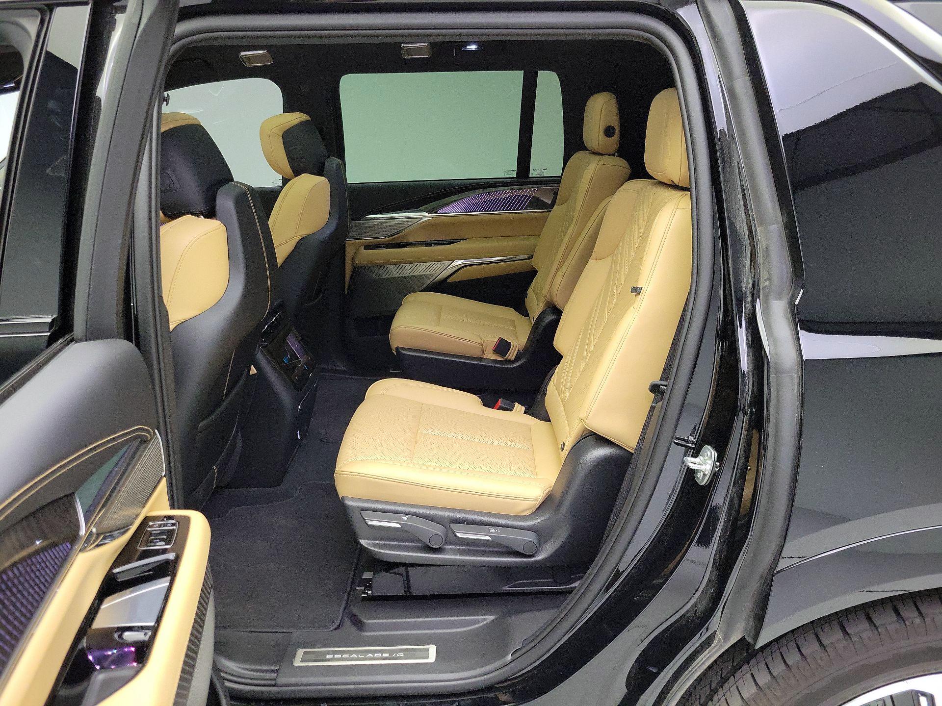 Thumbnail: 2026 Cadillac Escalade IQL - 20