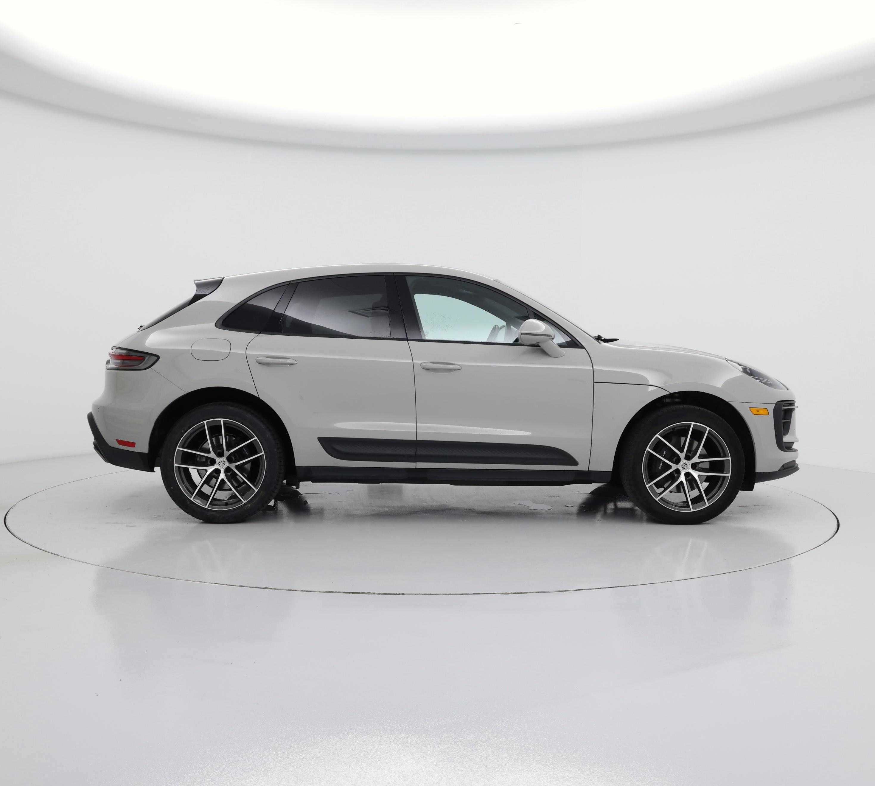 Thumbnail: 2024 Porsche Macan - 7