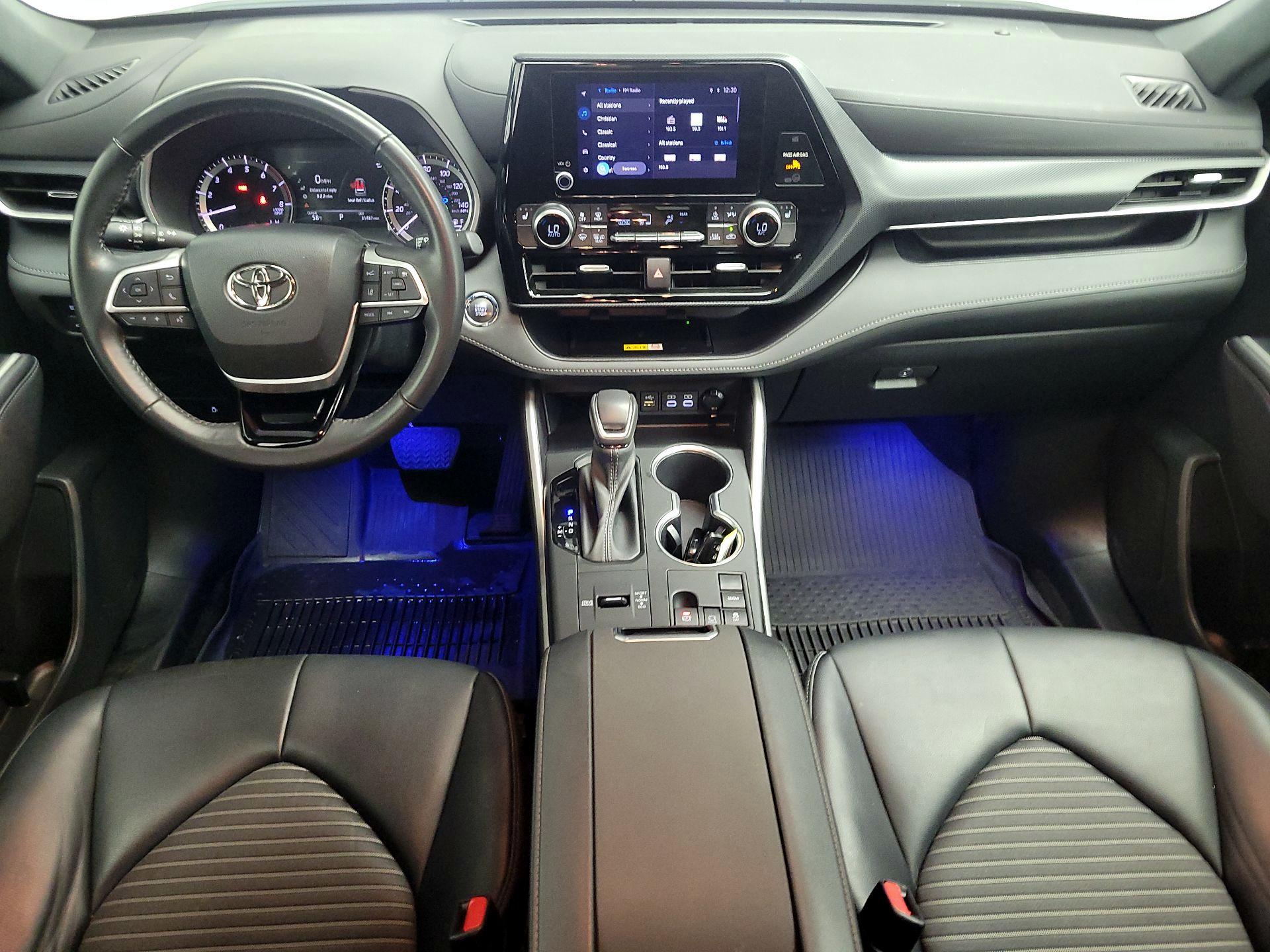 Thumbnail: 2023 Toyota Highlander - 9