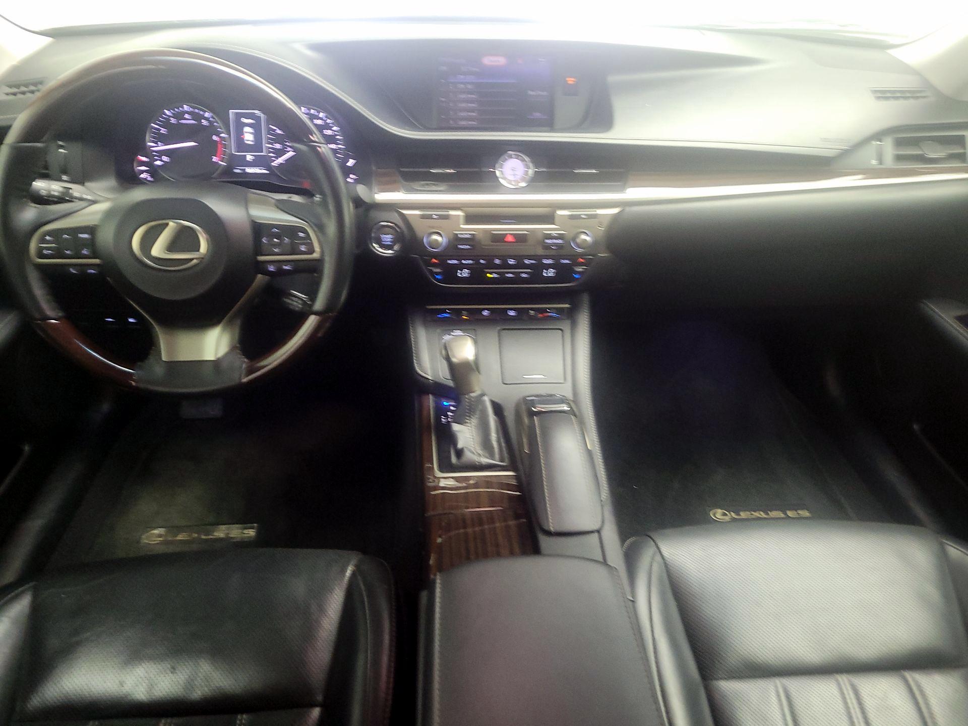 Thumbnail: 2017 Lexus ES - 9