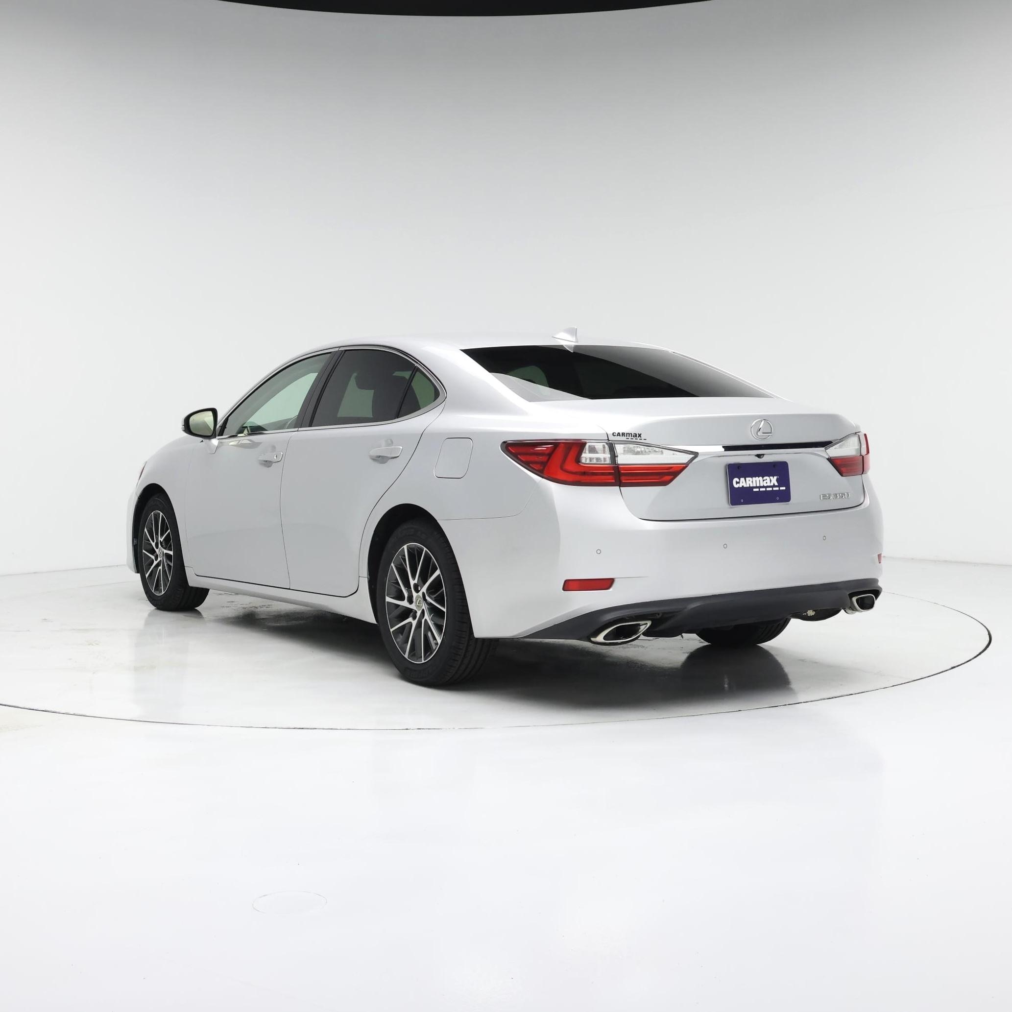 Thumbnail: 2017 Lexus ES - 2