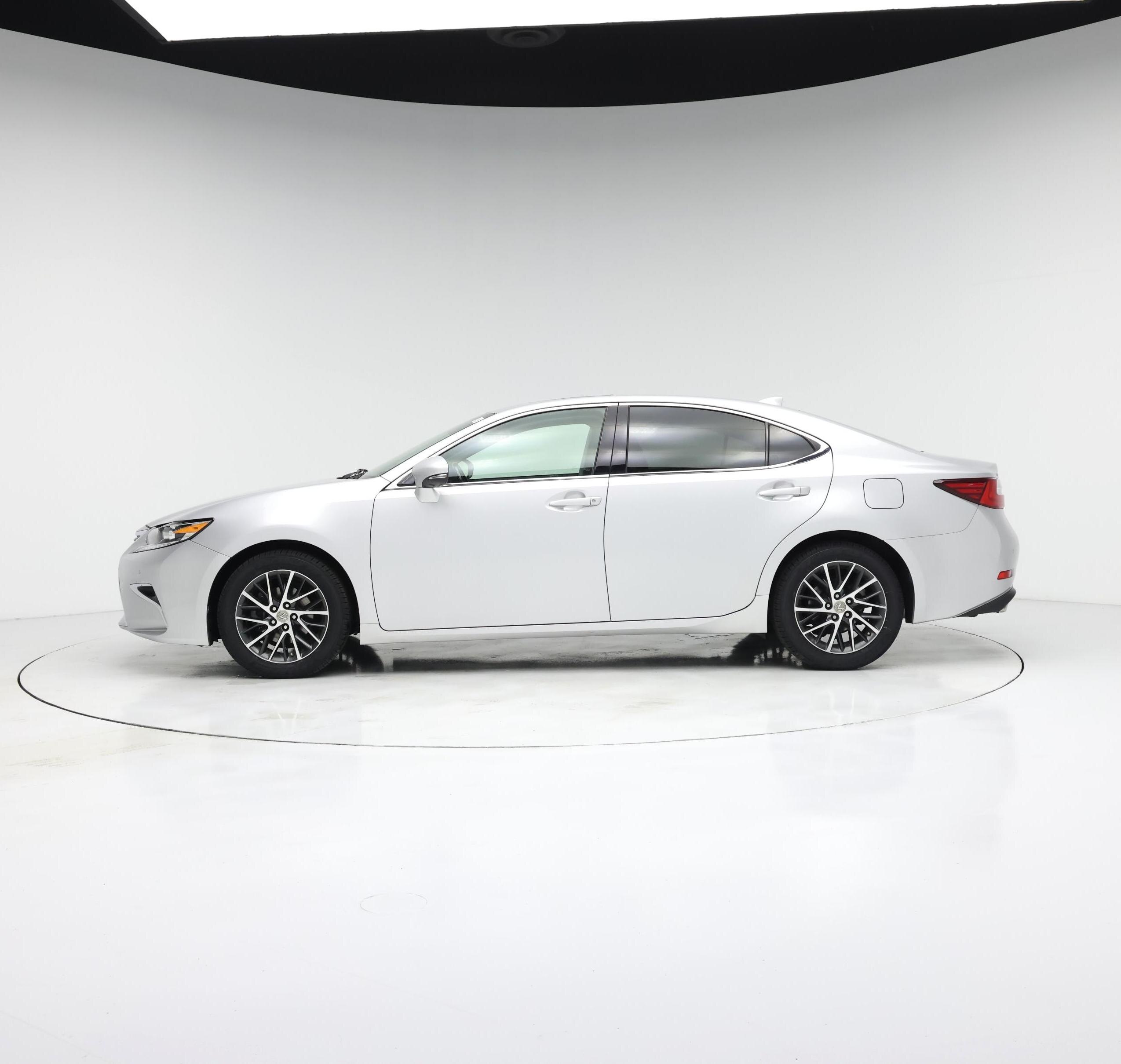 Thumbnail: 2017 Lexus ES - 3