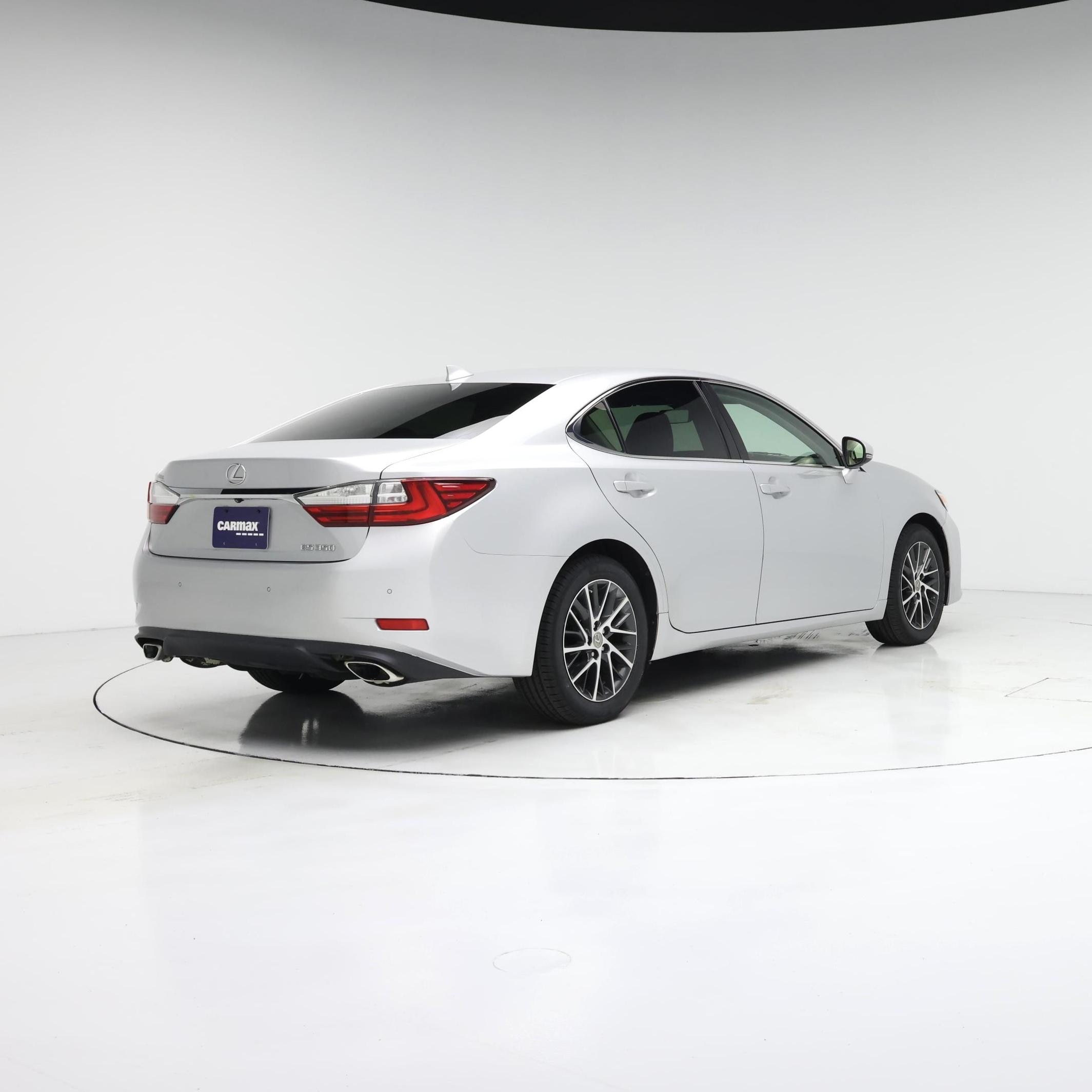 Thumbnail: 2017 Lexus ES - 8
