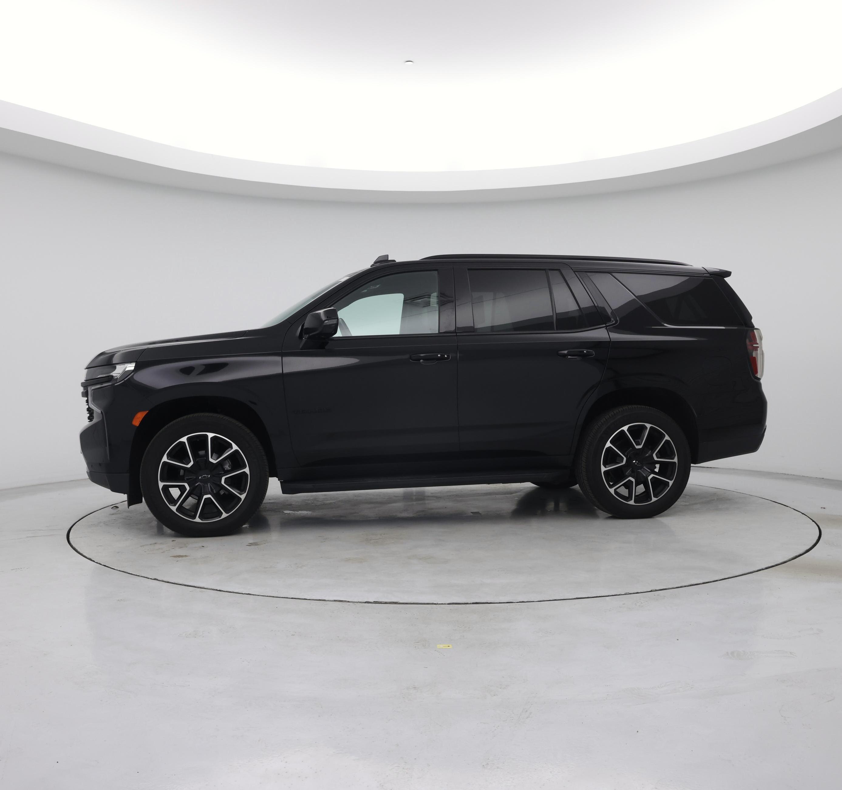 Thumbnail: 2021 Chevrolet Tahoe - 3