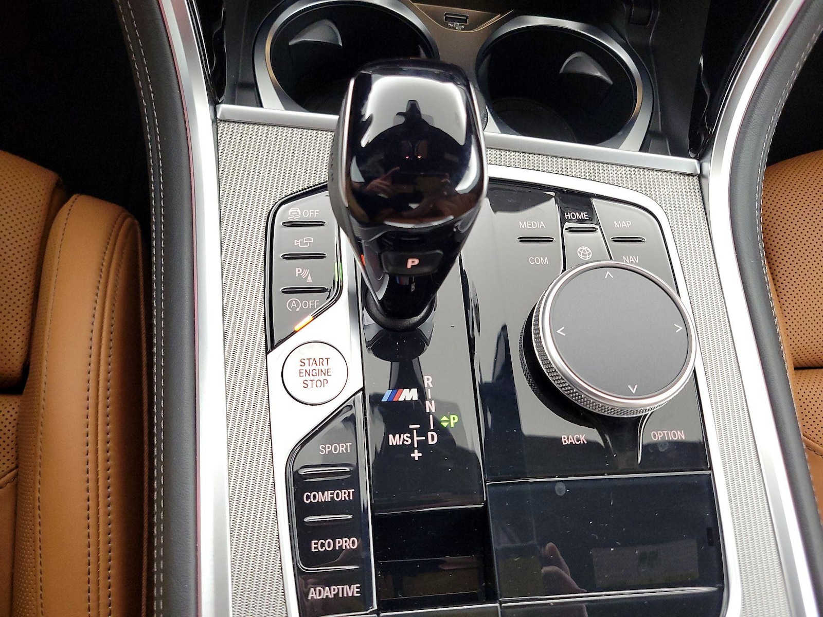 2022 BMW 8 Series M850i - Photo 19