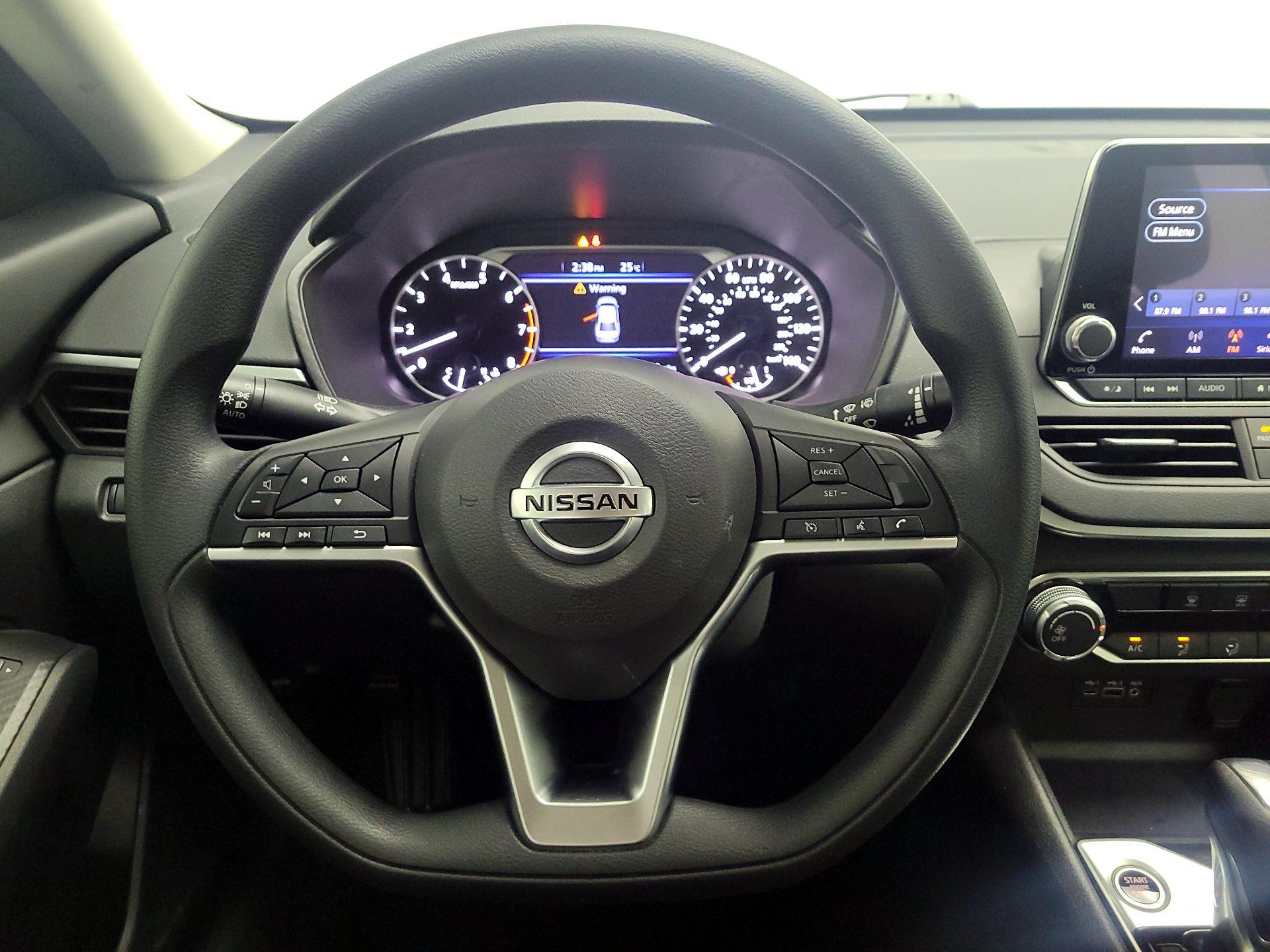 Thumbnail: 2020 Nissan Altima - 10