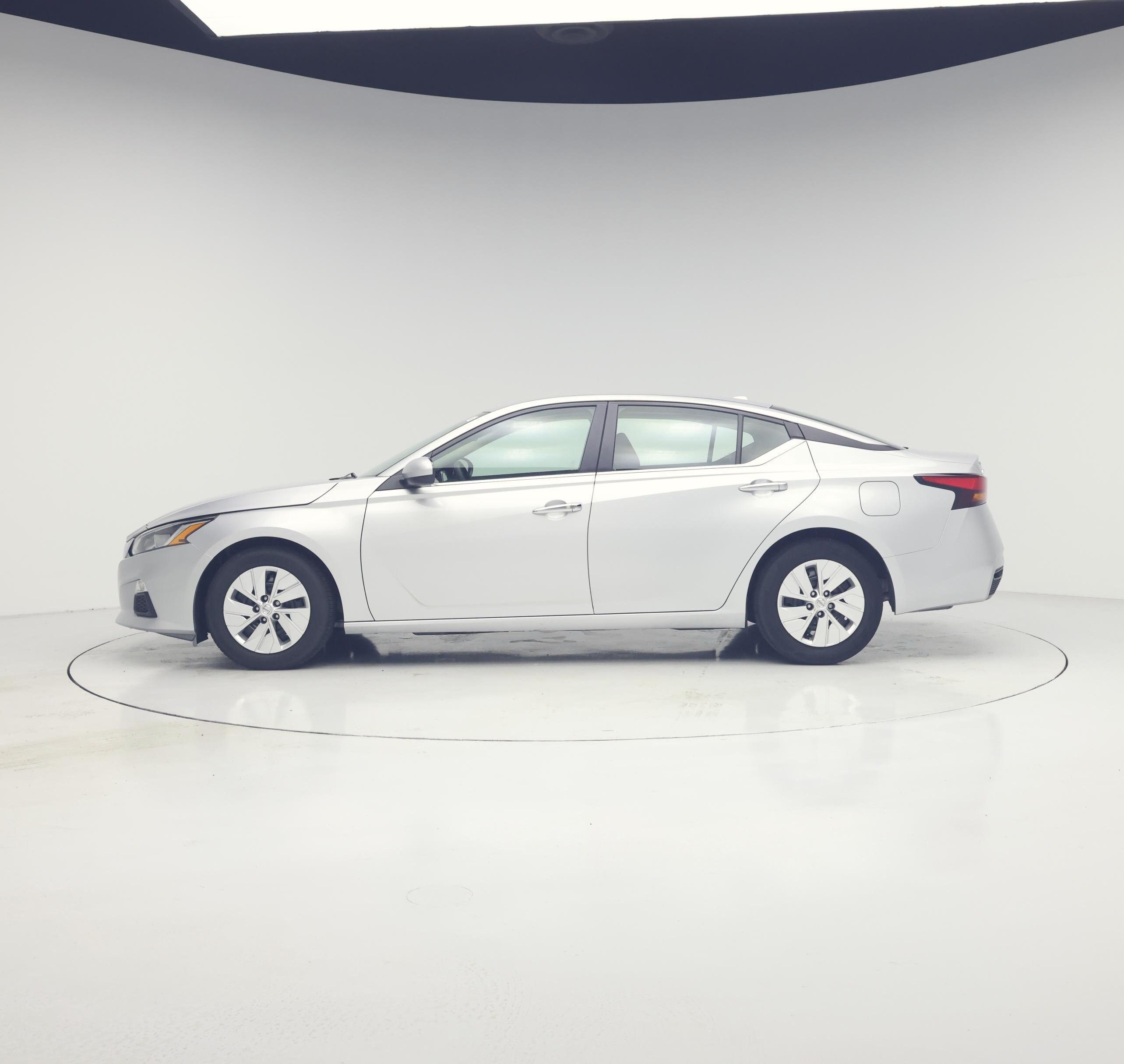 Thumbnail: 2020 Nissan Altima - 3