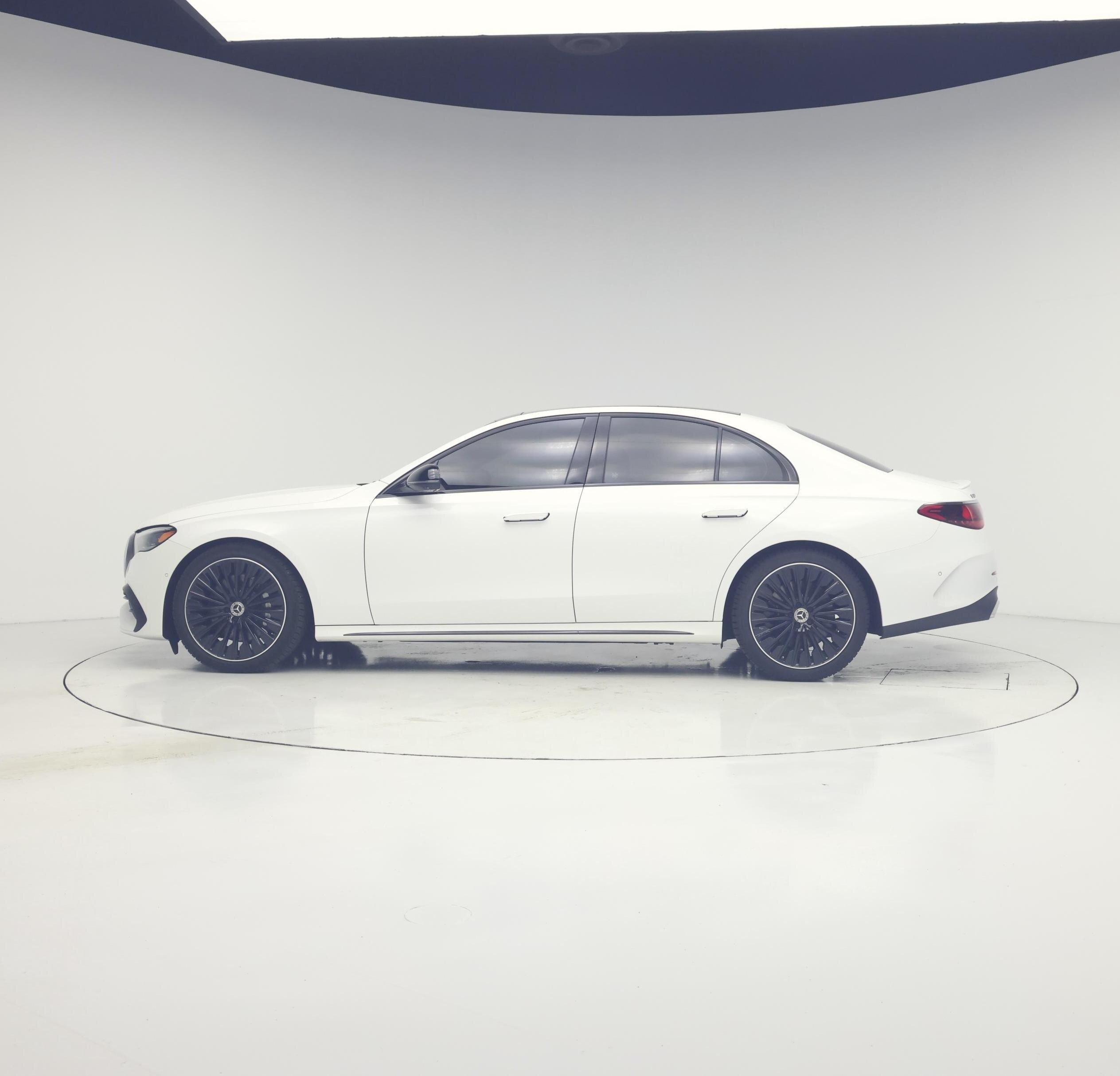 Thumbnail: 2024 Mercedes-Benz E-Class - 3