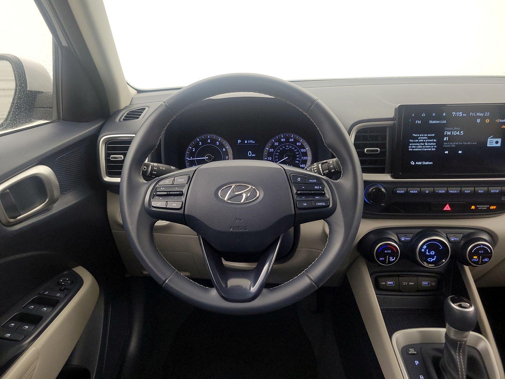Thumbnail: 2022 Hyundai Venue - 10