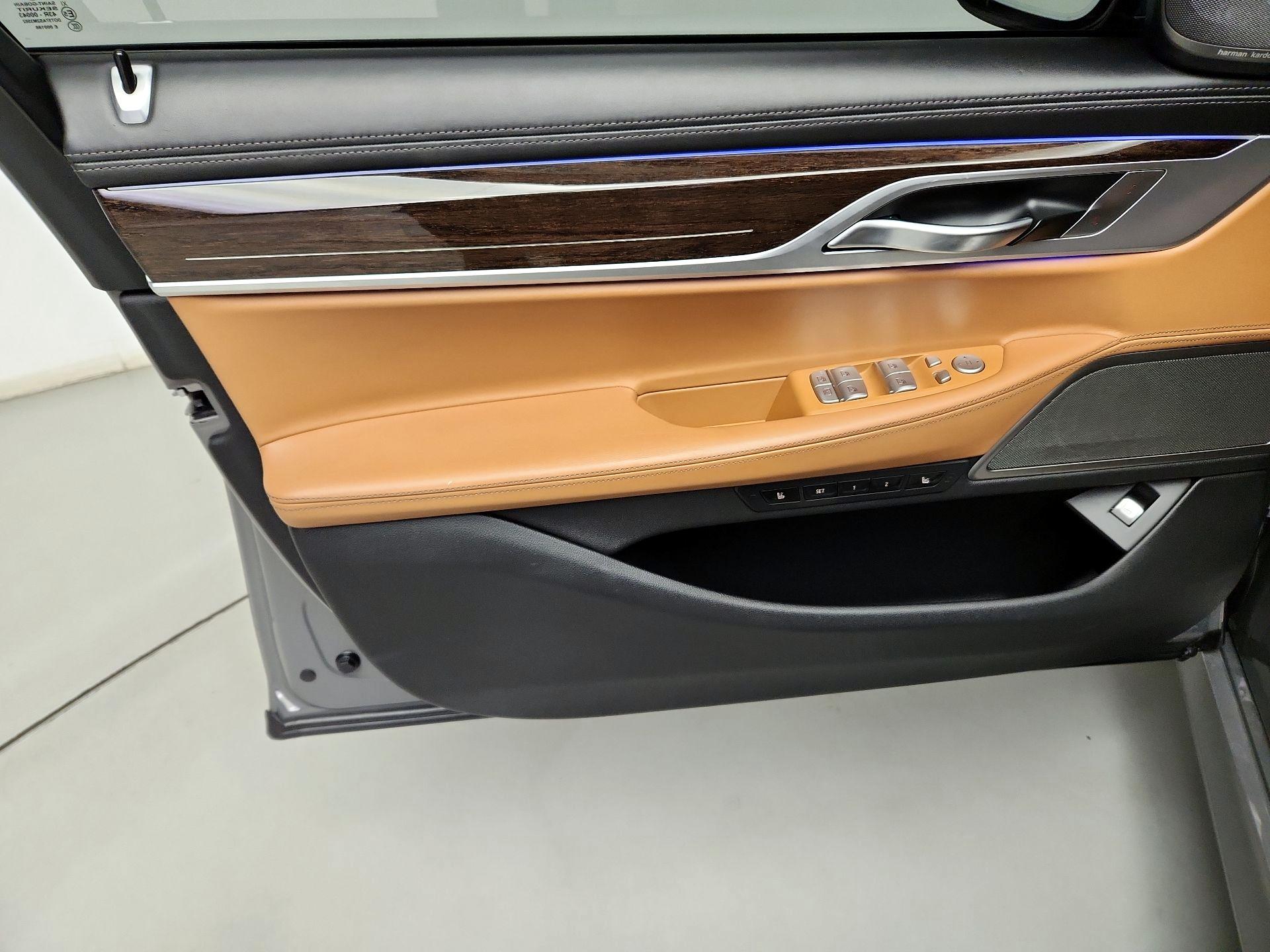 Thumbnail: 2020 BMW 7 Series - 12