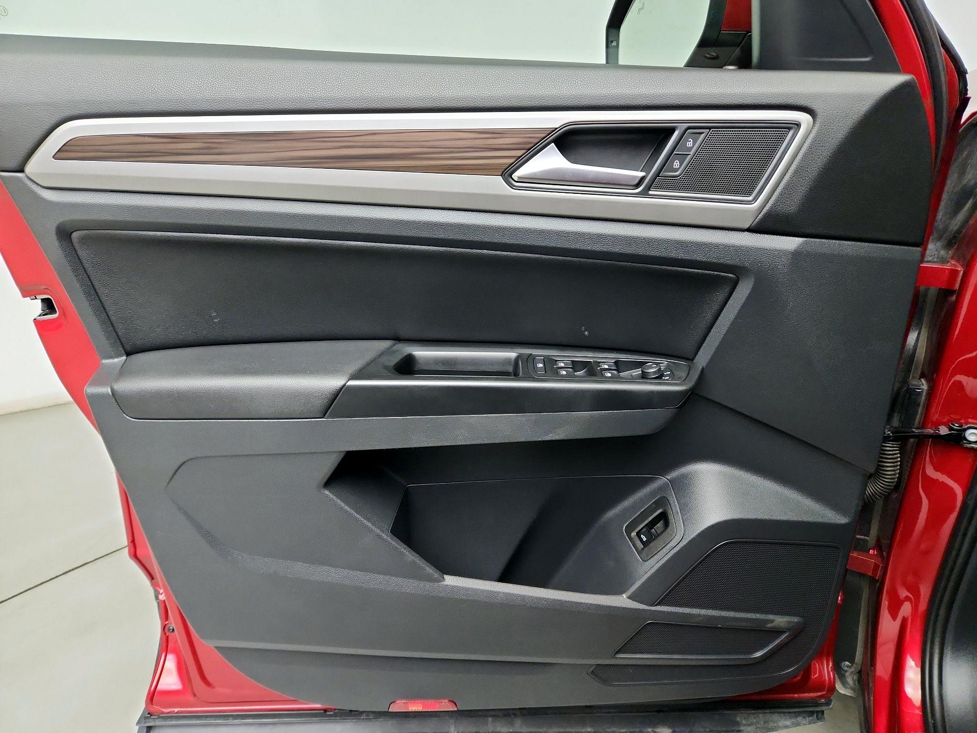Thumbnail: 2021 Volkswagen Atlas - 12