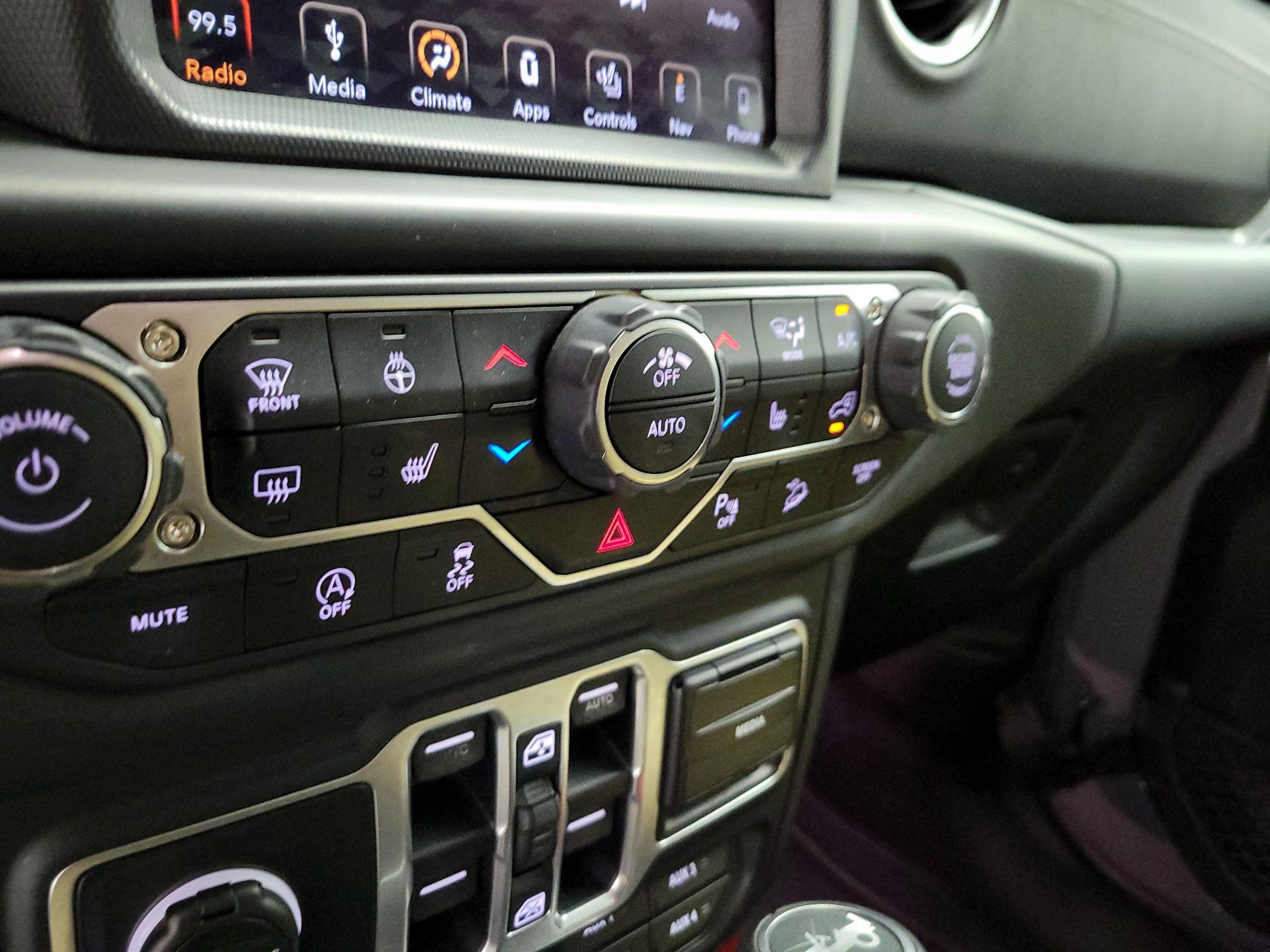 Thumbnail: 2018 Jeep Wrangler - 14