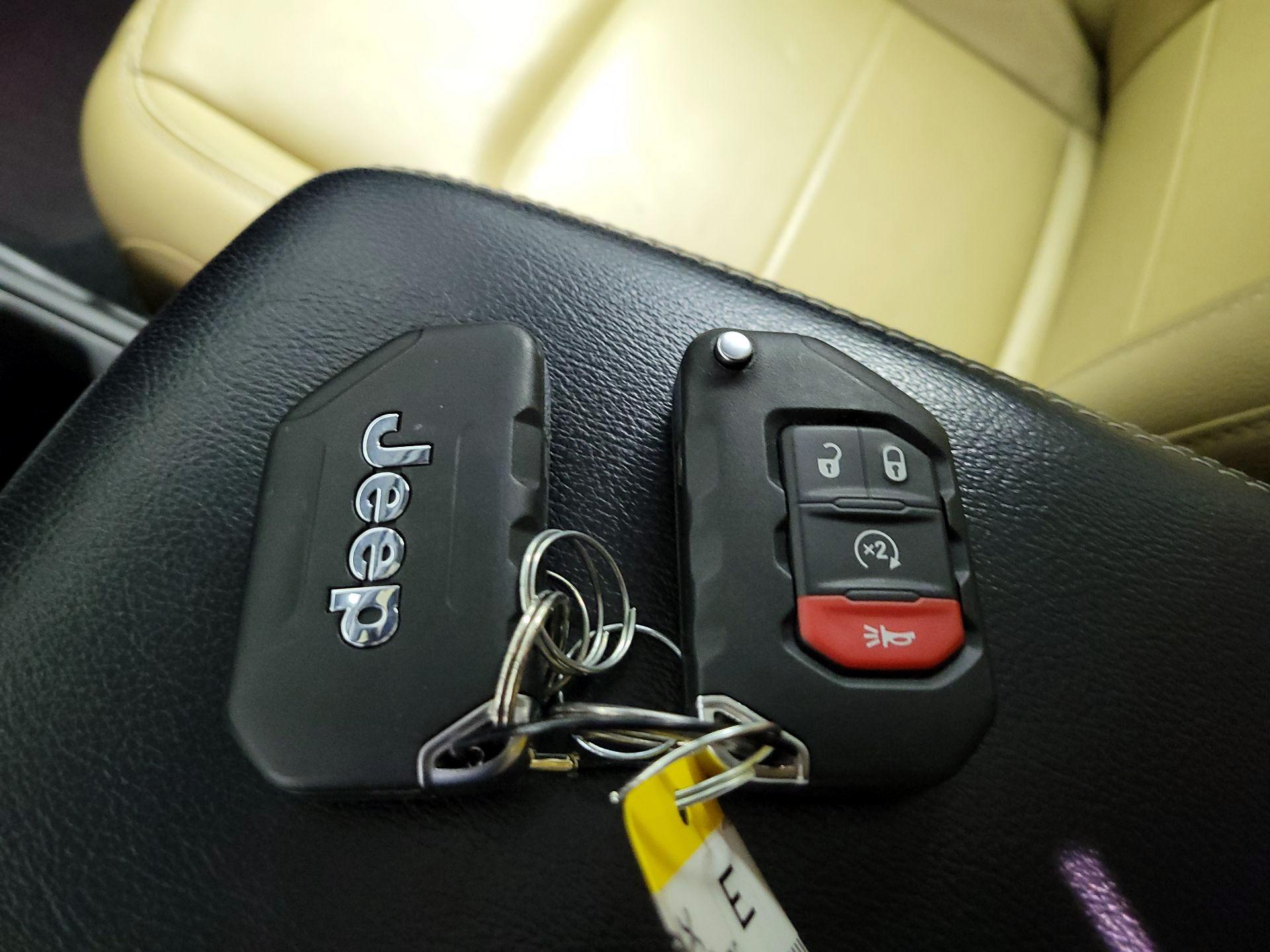 Thumbnail: 2018 Jeep Wrangler - 18