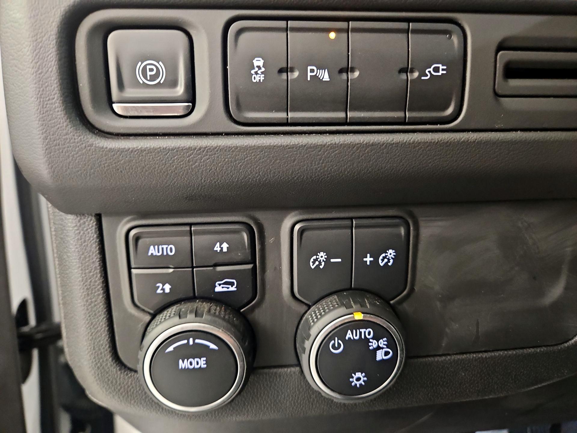 Thumbnail: 2021 Chevrolet Tahoe - 11