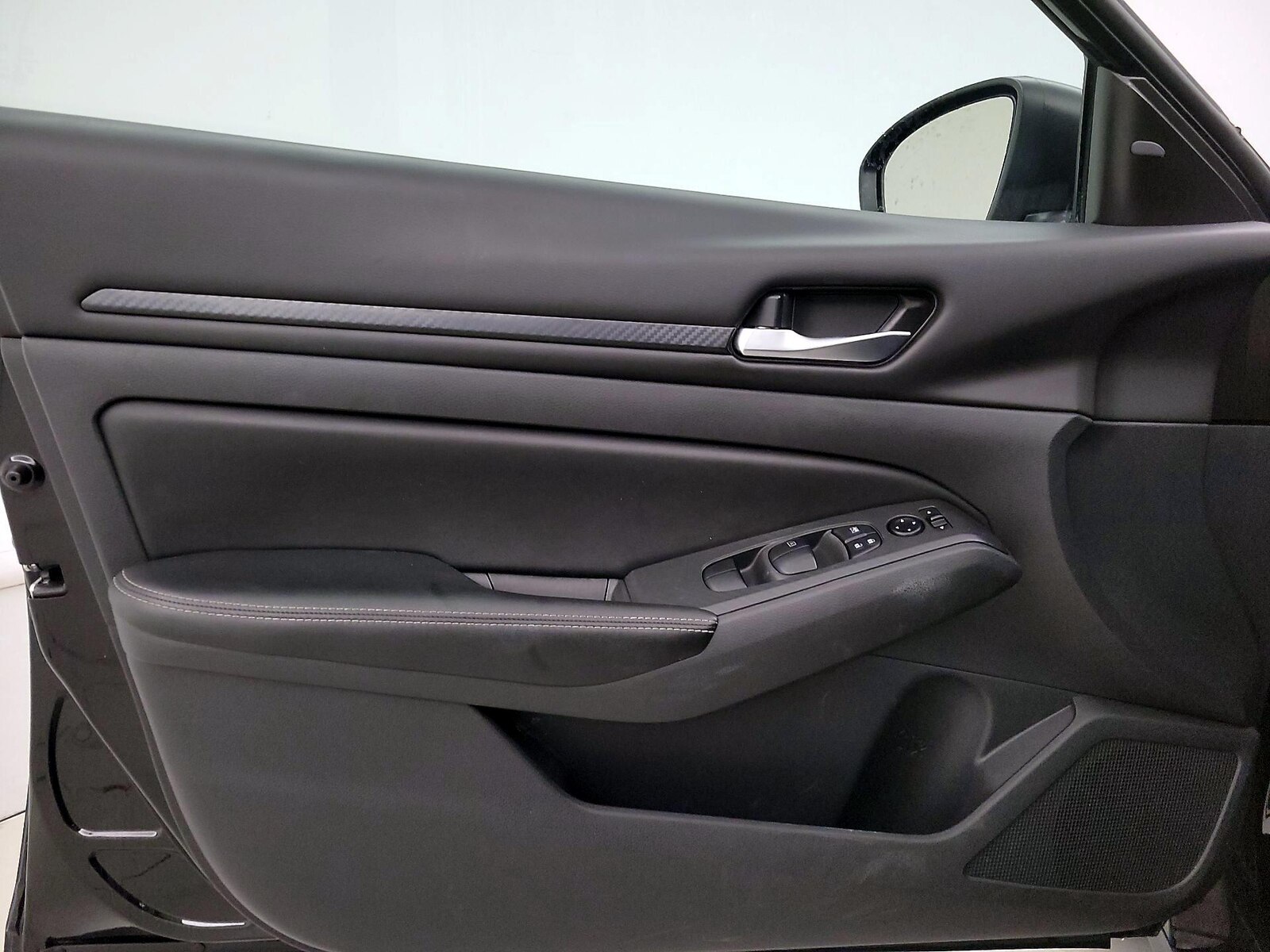 2025 Nissan Altima SV - Photo 13