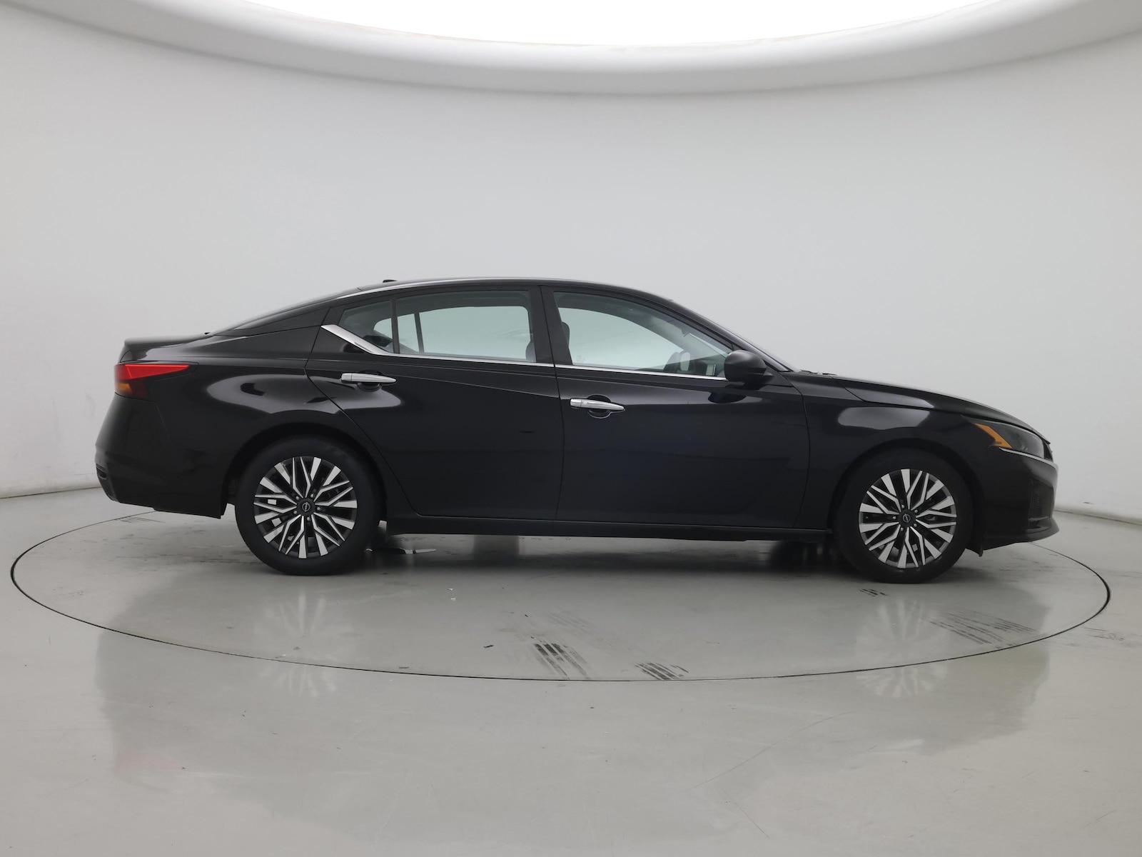 2025 Nissan Altima SV - Photo 8